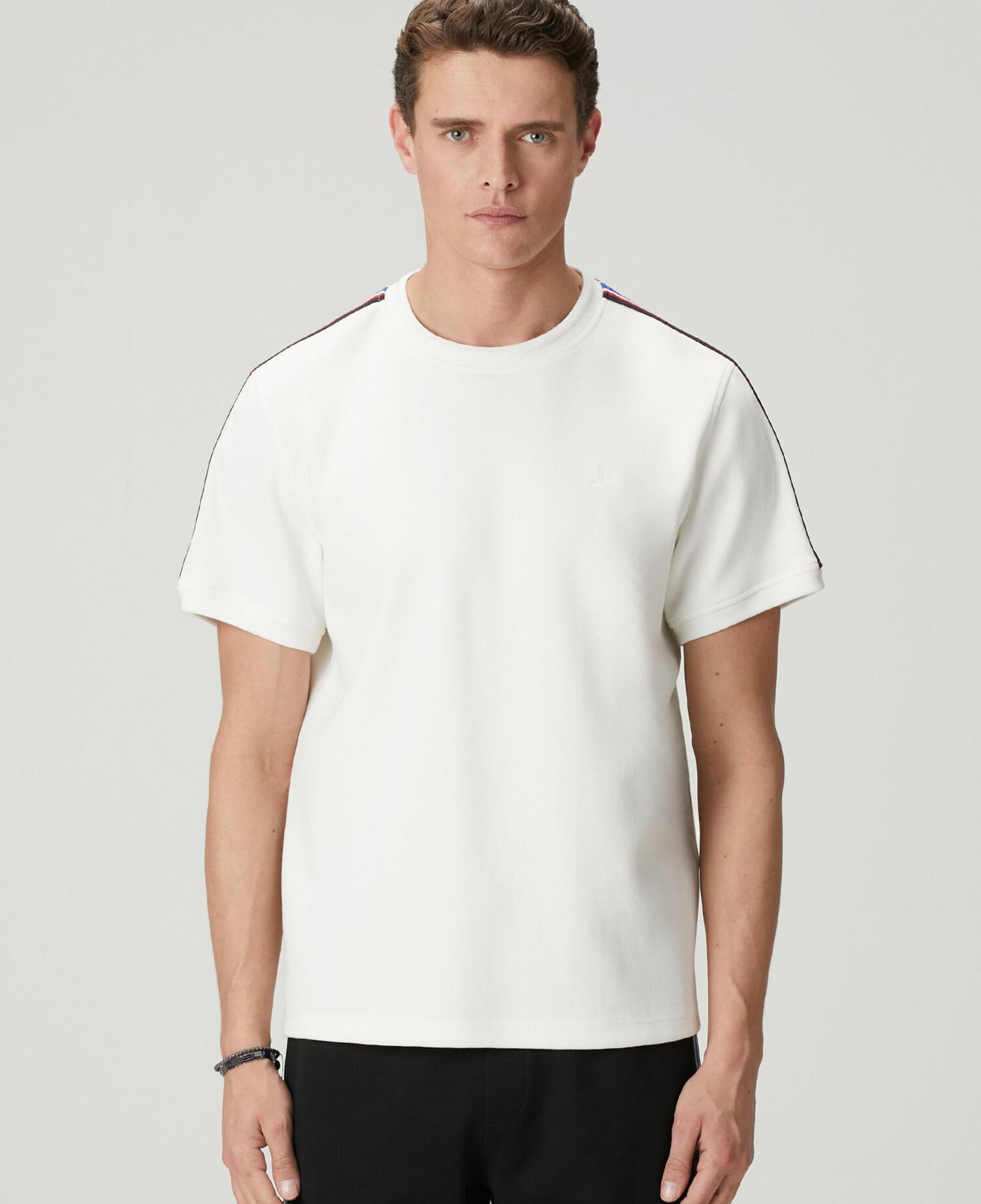 Beymen Club Erkek Kırık Beyaz Relax Fit Şerit Detaylı Pike T-shirt