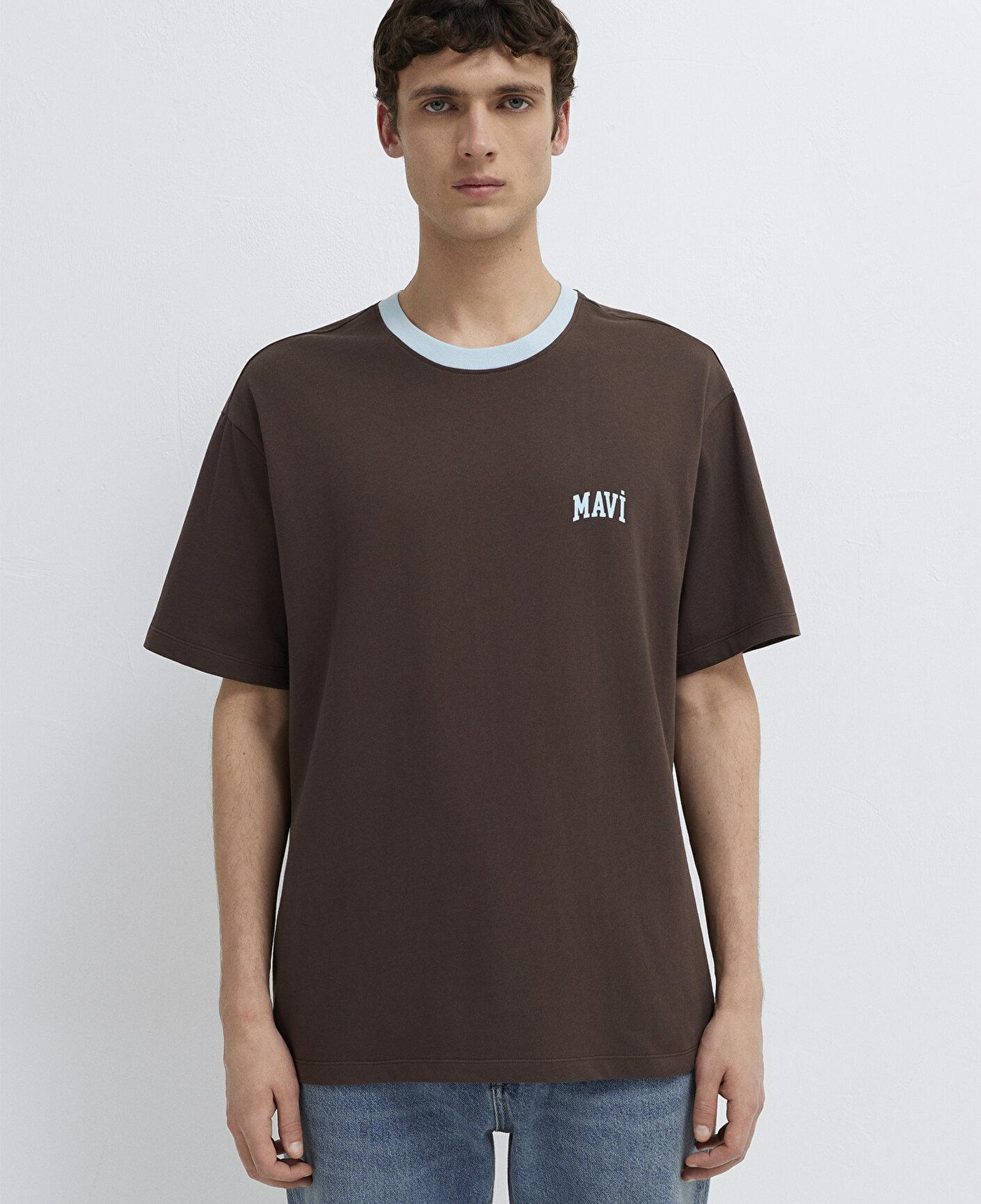 Mavi Mavi Logo Baskılı Biye Detaylı Kahverengi Tişört Loose Fit / Bol Rahat Kesim 0613557-70251