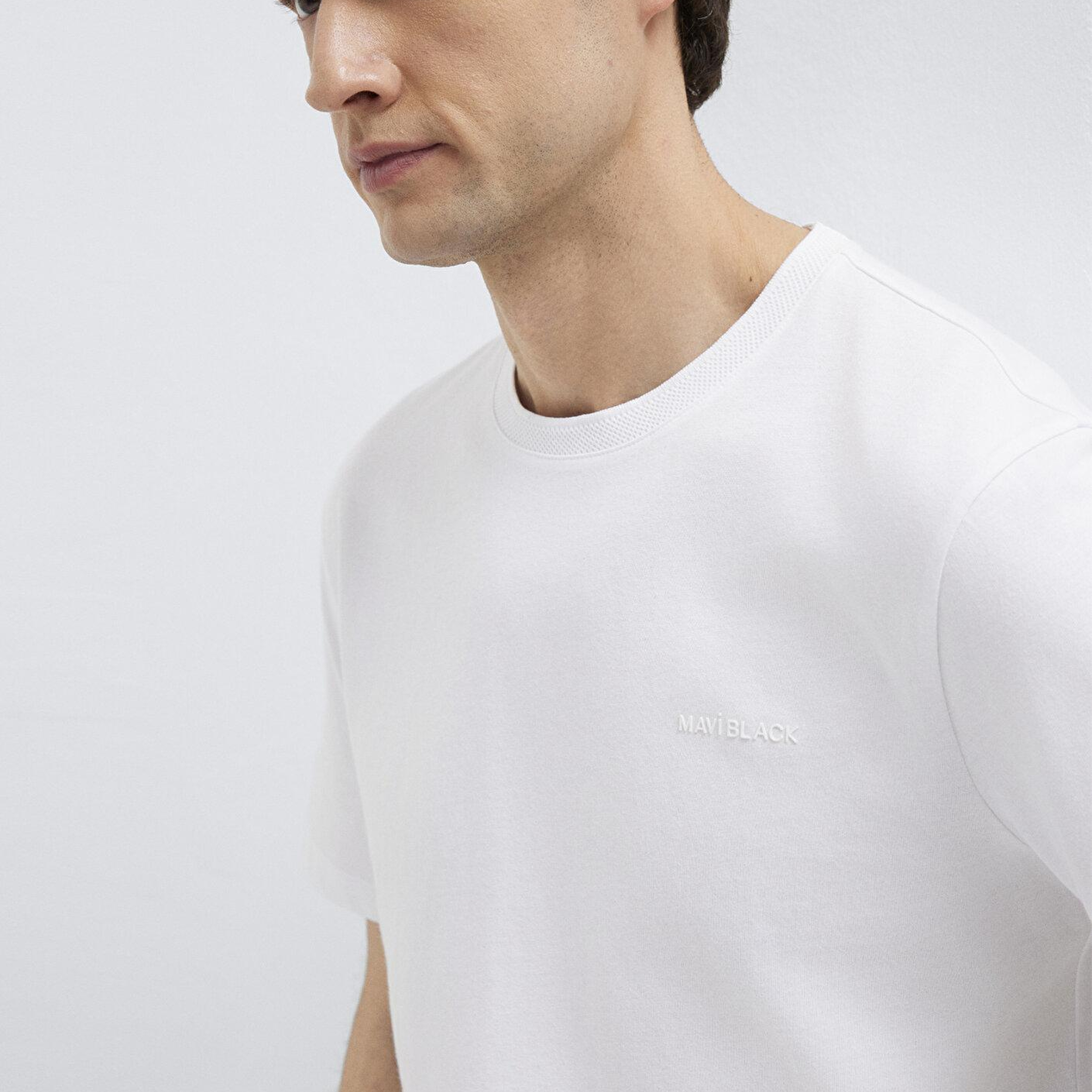 Mavi Mavi Black Beyaz Basic Tişört Regular Fit / Normal Kesim 0612872-620