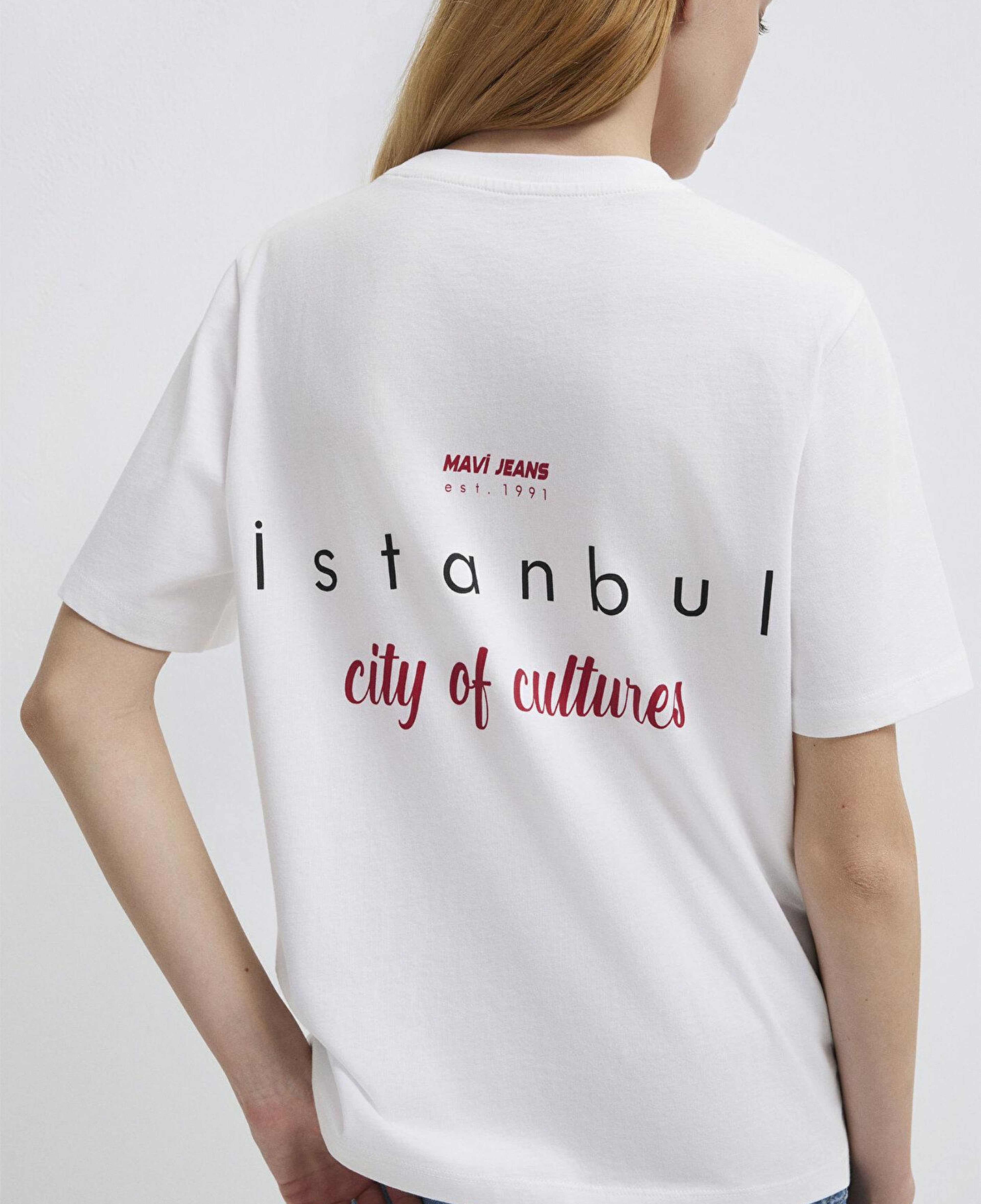 Mavi İstanbul Baskılı Beyaz Tişört Regular Fit / Normal Kesim 1613737-620