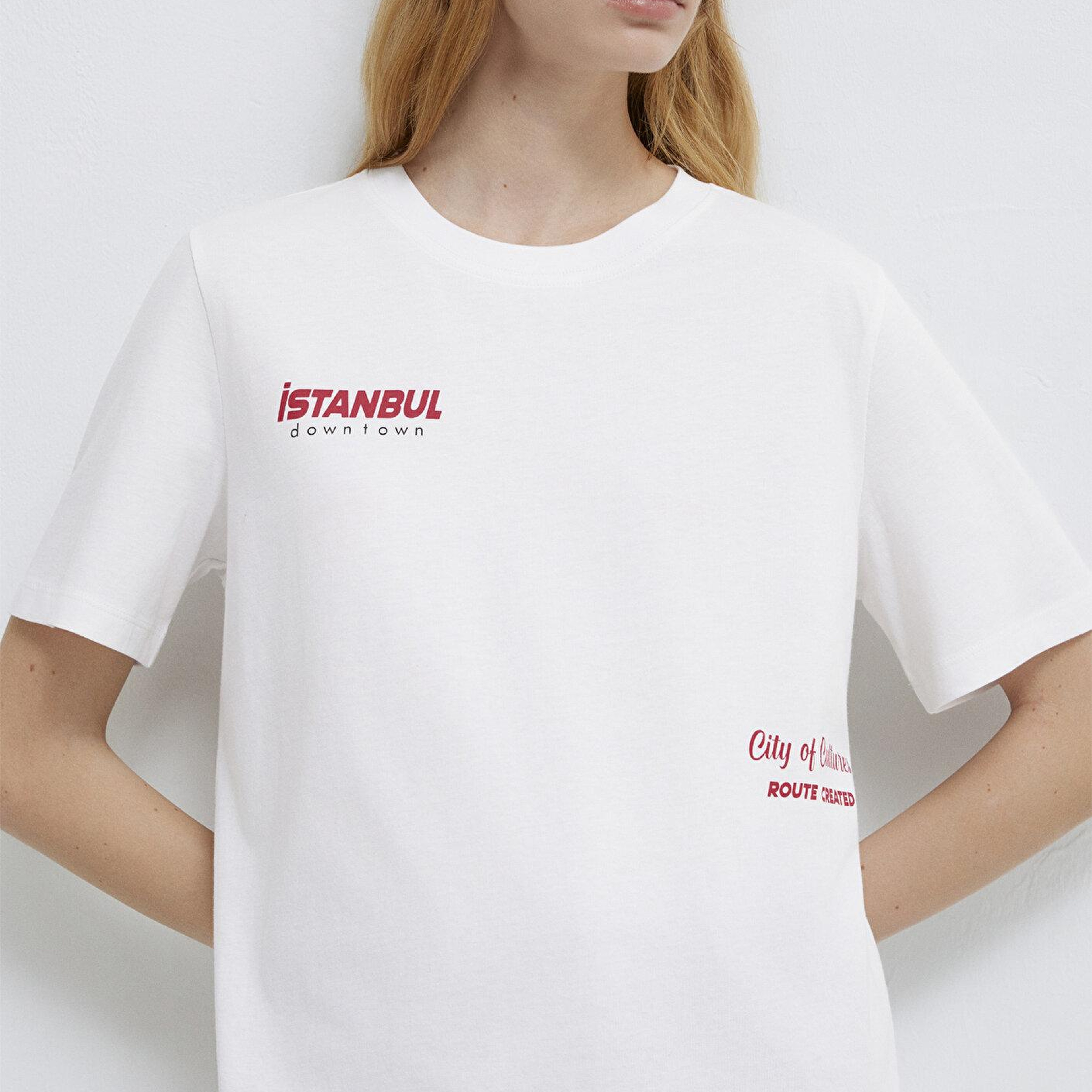 Mavi İstanbul Baskılı Beyaz Tişört Regular Fit / Normal Kesim 1613737-620