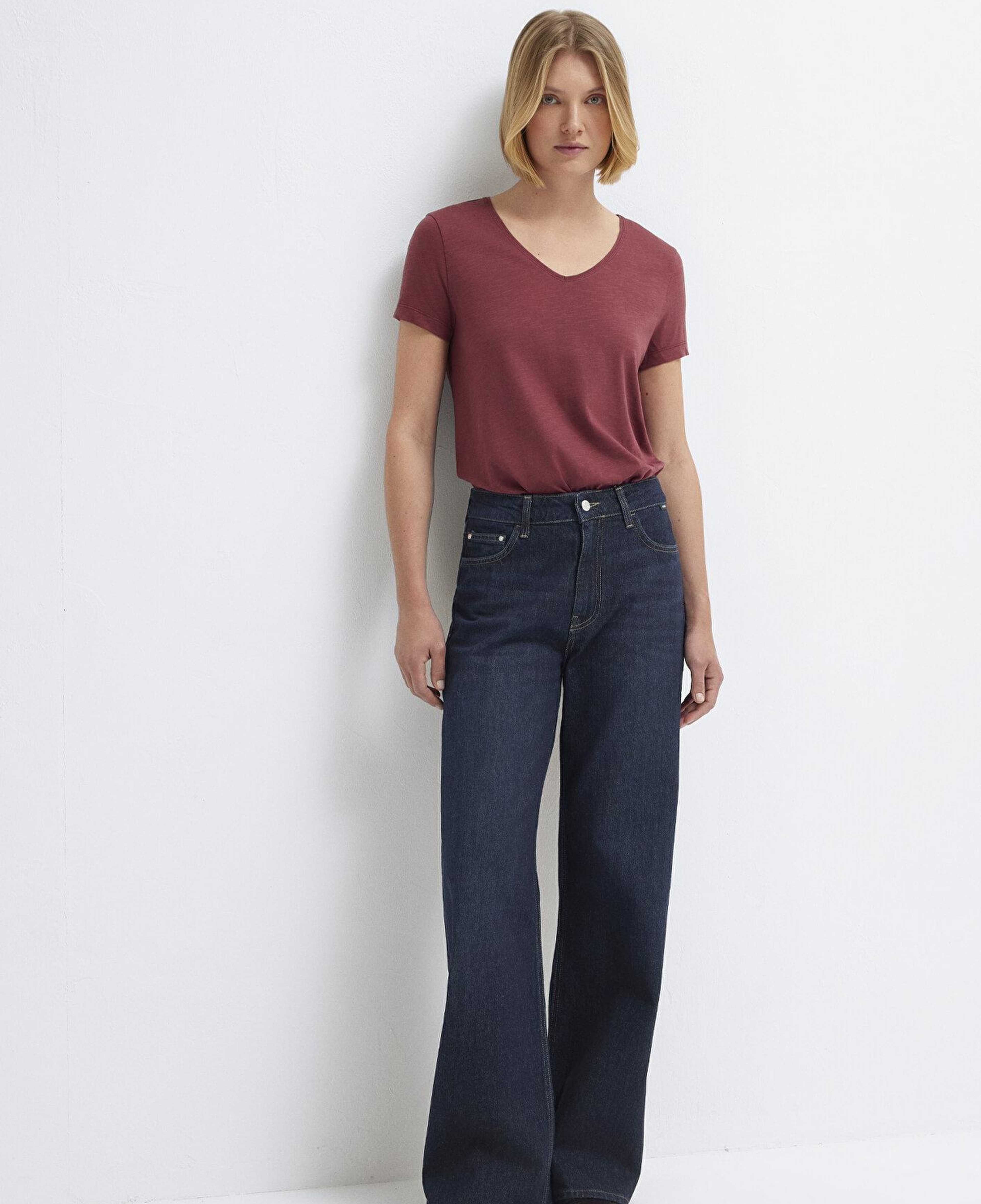 Mavi V Yaka Bordo Basic Tişört Slim Fit / Dar Kesim 1614176-70412
