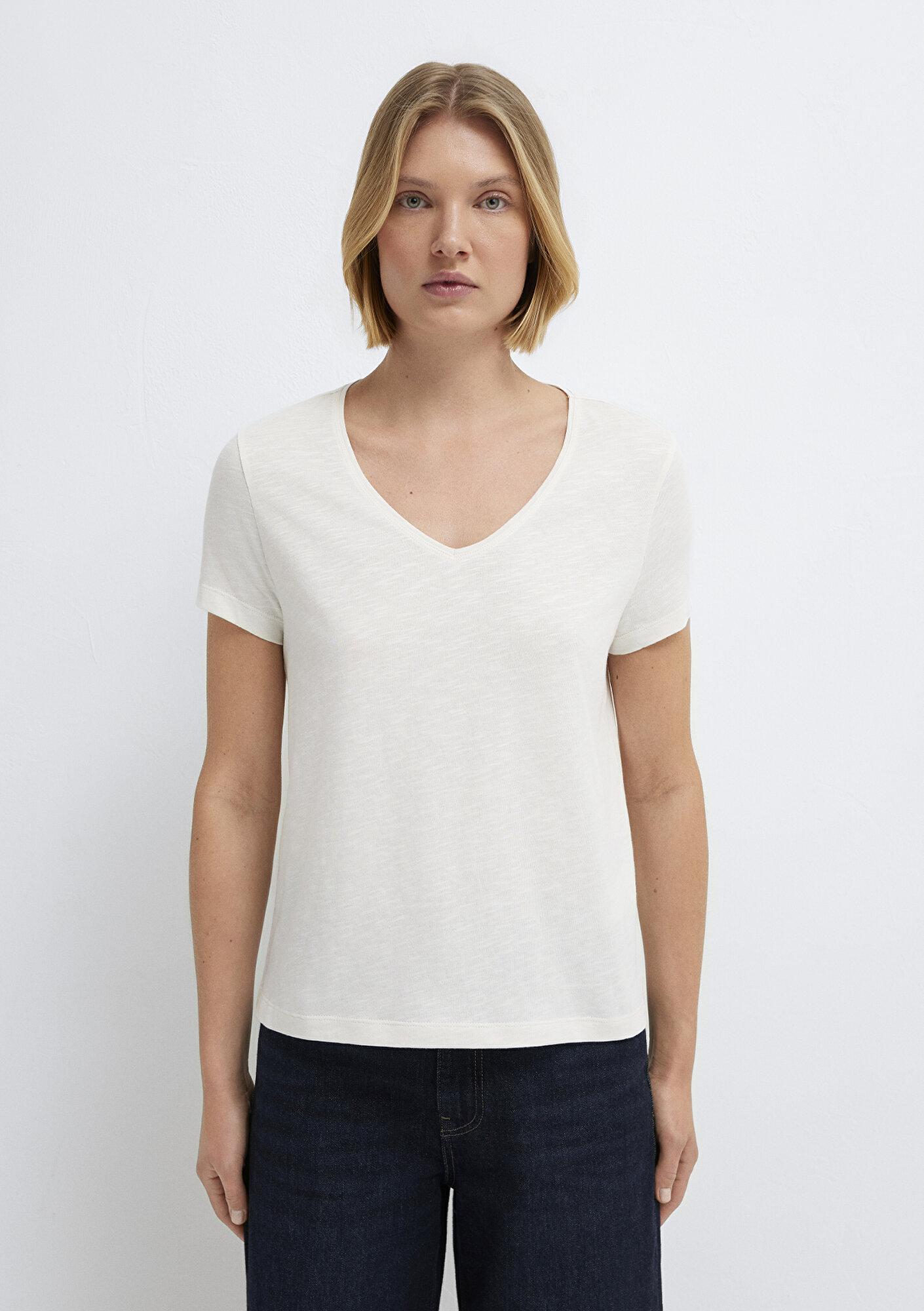 Mavi V Yaka Ekru Basic Tişört Slim Fit / Dar Kesim 1614176-80194