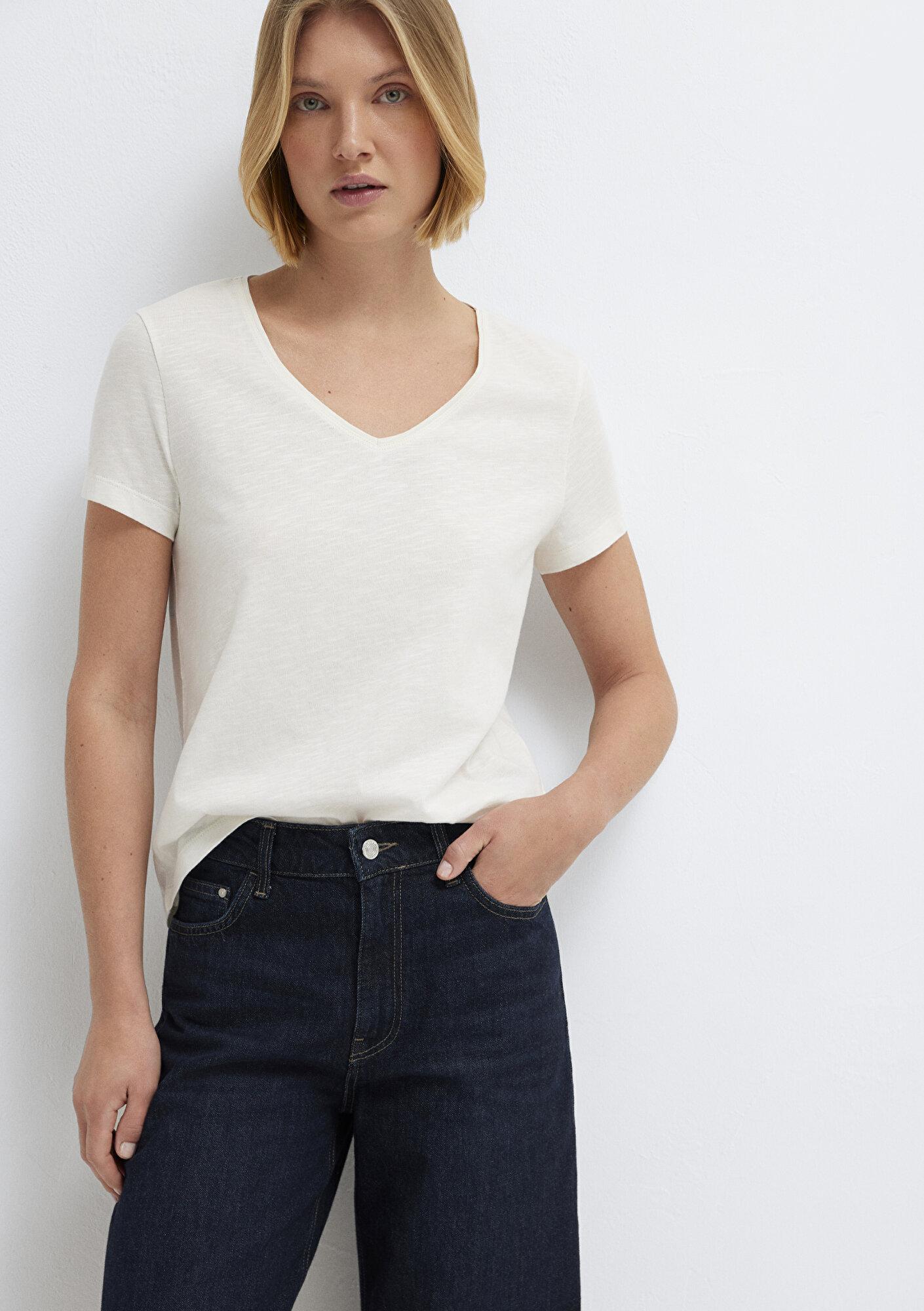 Mavi V Yaka Ekru Basic Tişört Slim Fit / Dar Kesim 1614176-80194