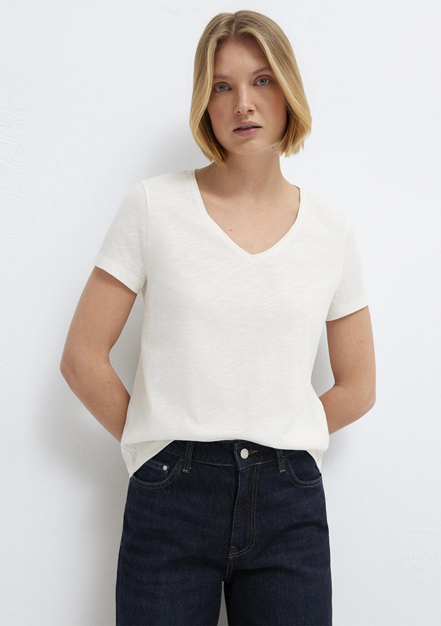 Mavi V Yaka Ekru Basic Tişört Slim Fit / Dar Kesim 1614176-80194