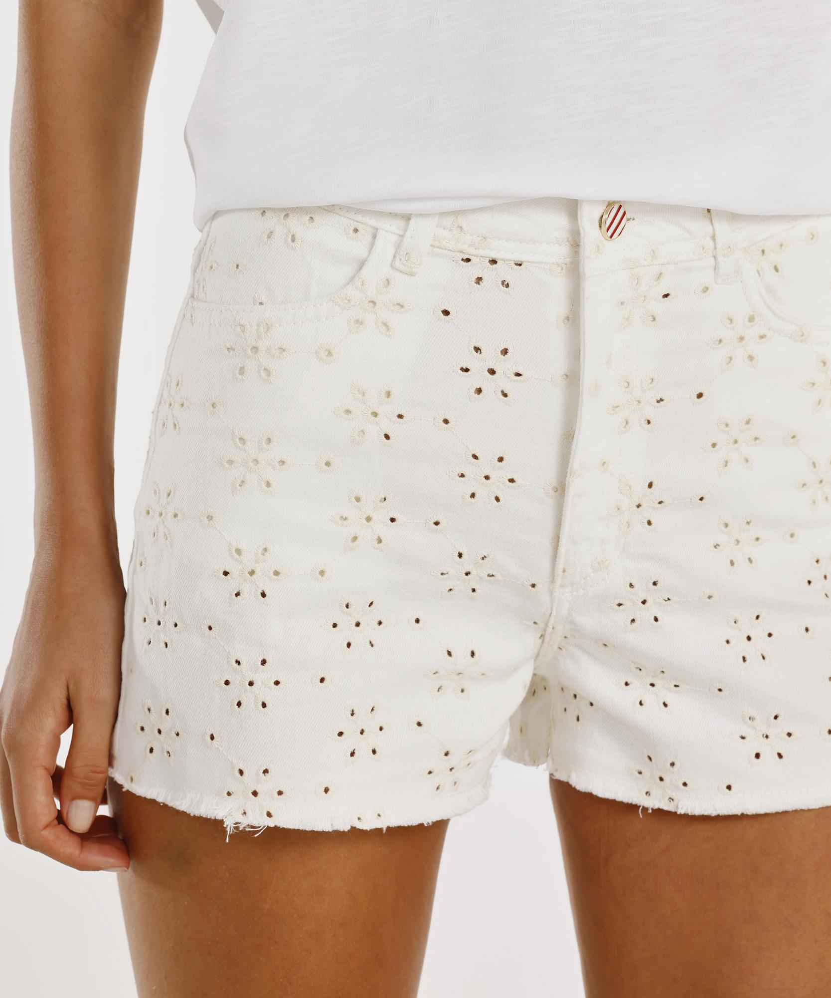 YARGICI Nakış Detaylı Denim Şort