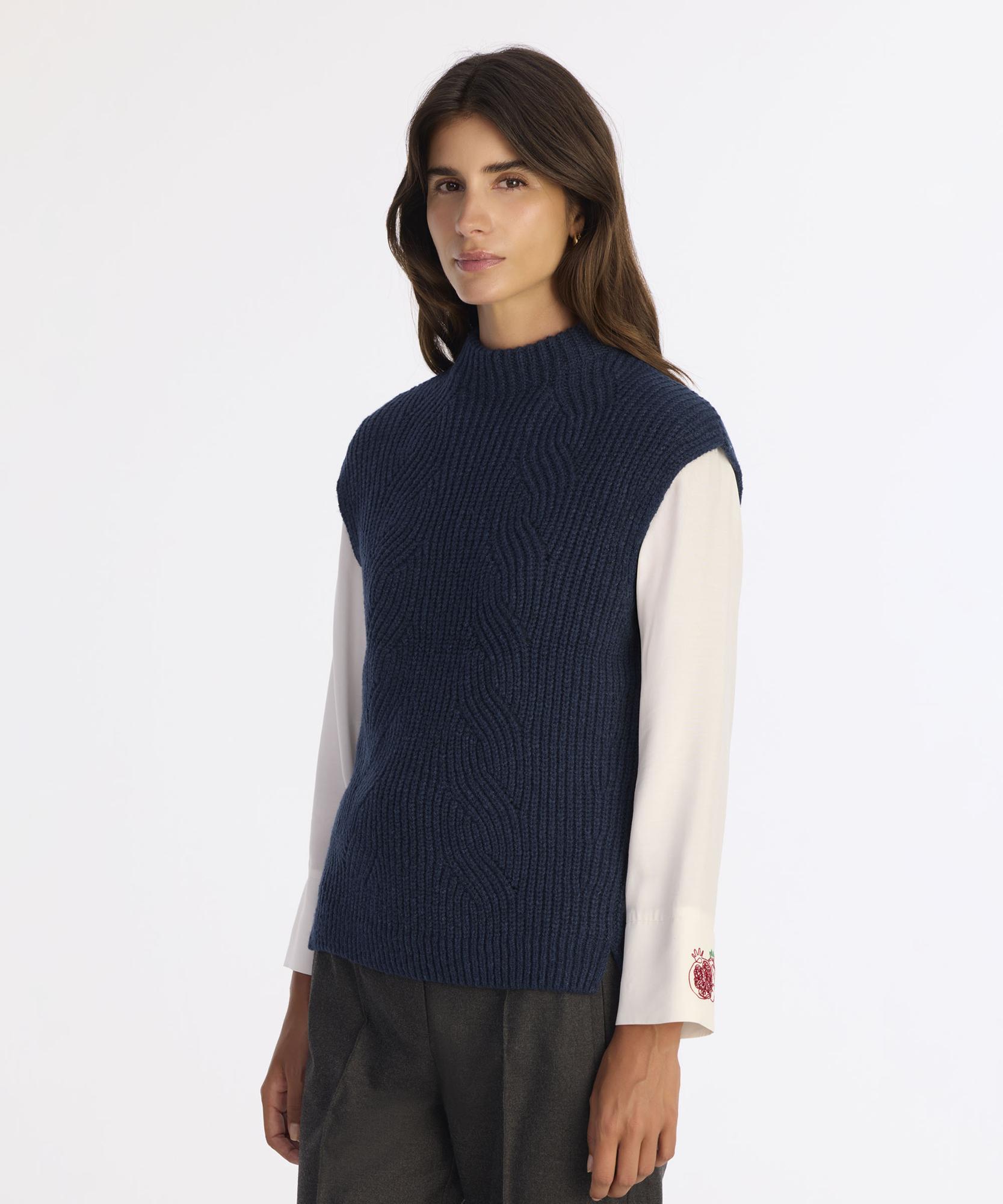 YARGICI Regular Yarım Balıkçı Yaka Kolsuz Kol Kazak