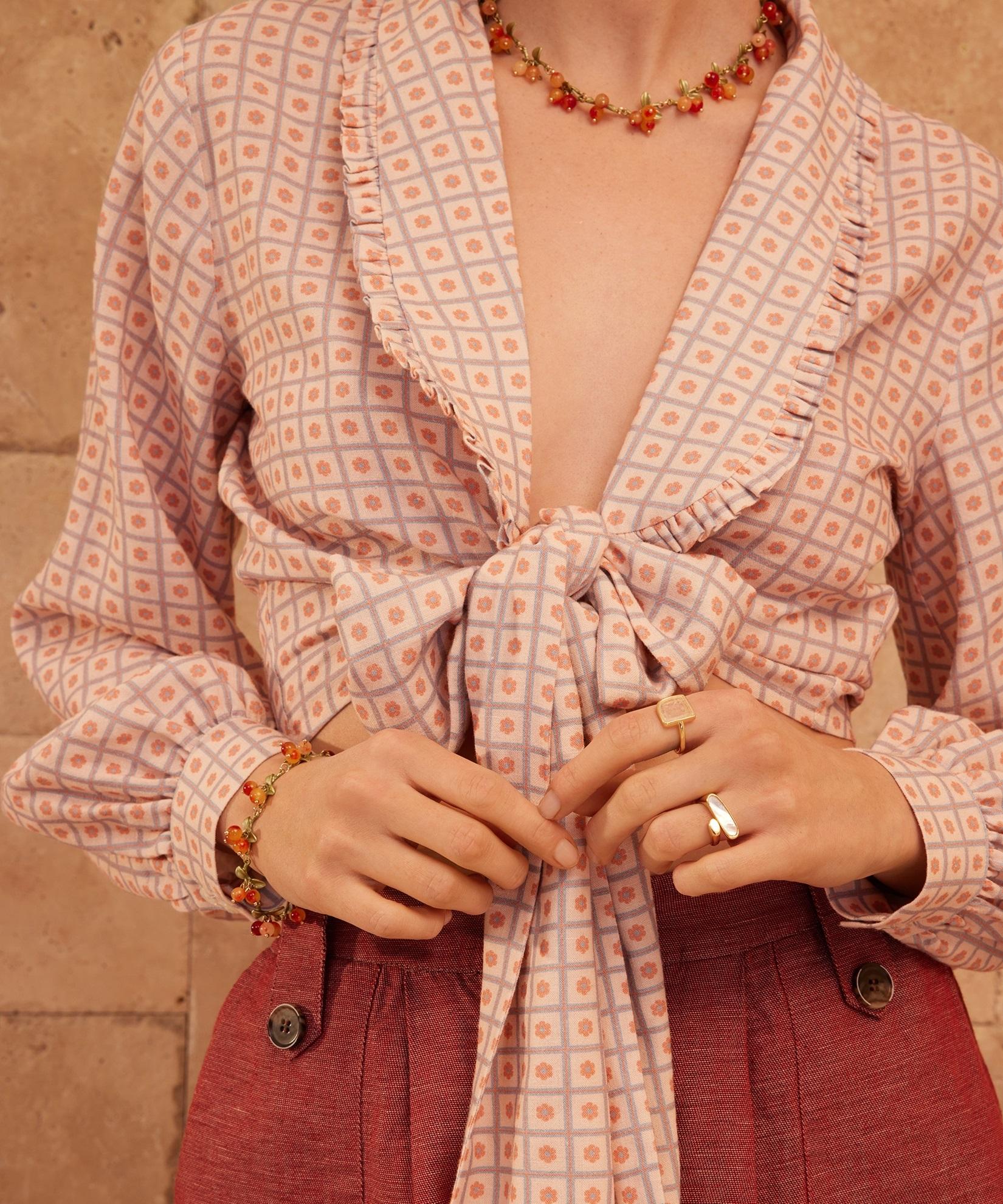 YARGICI Ön Beden Detaylı Bluz