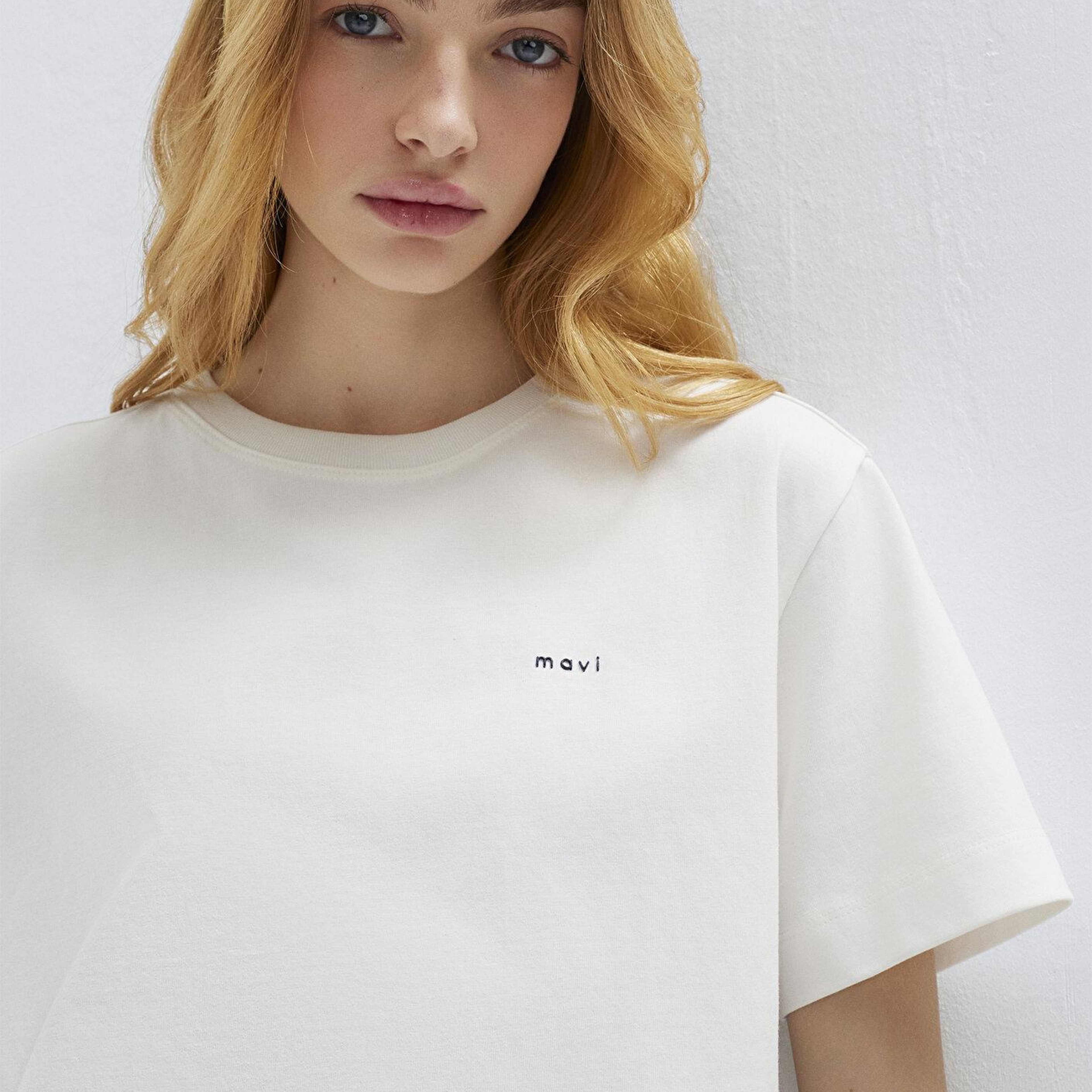 Mavi Mavi Logo Baskılı Ekru Tişört Crop / Kısa Kesim 1613984-70057