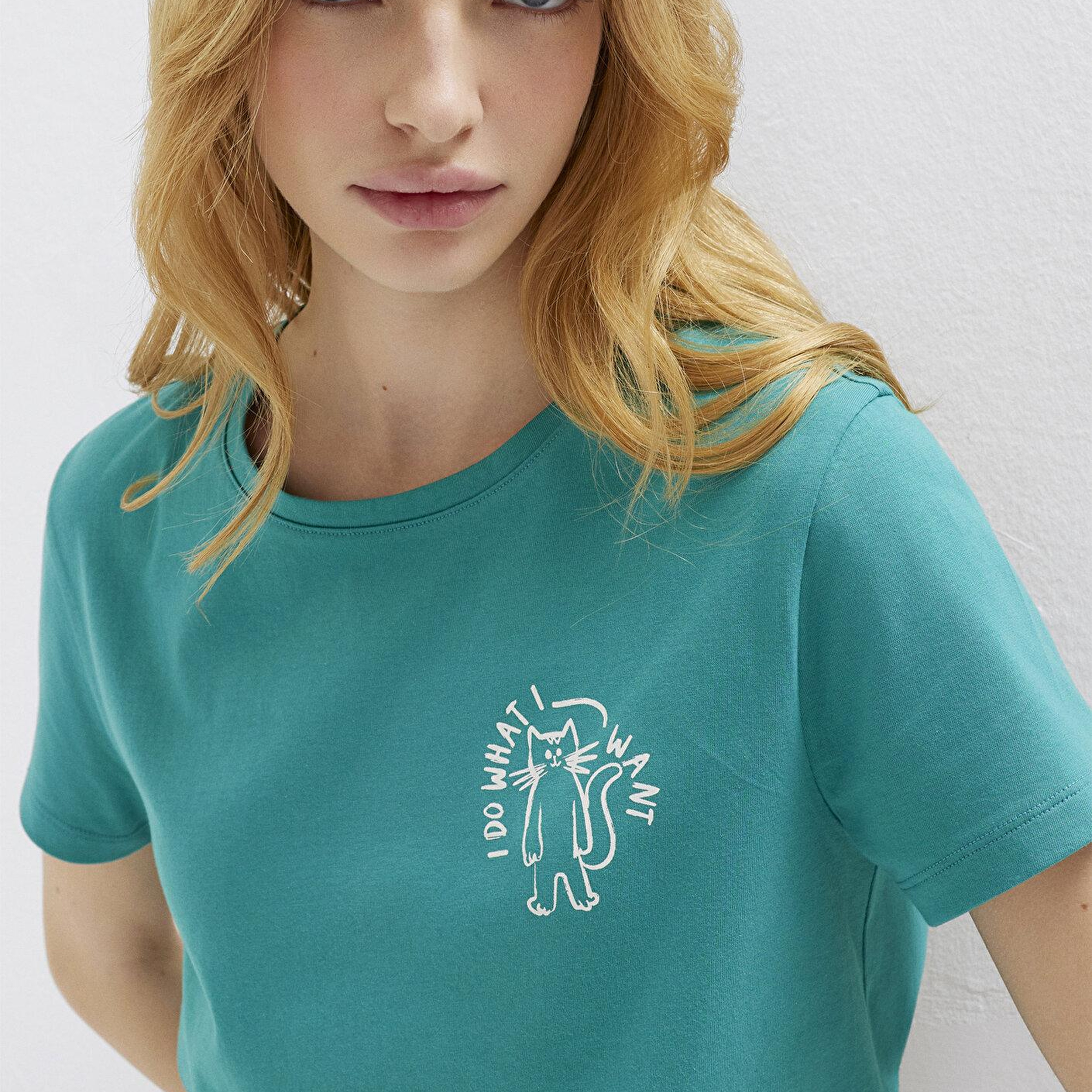 Mavi Kedi Baskılı Yeşil Tişört Semi Slim Fit / Yarı Dar Kesim 1613873-71914