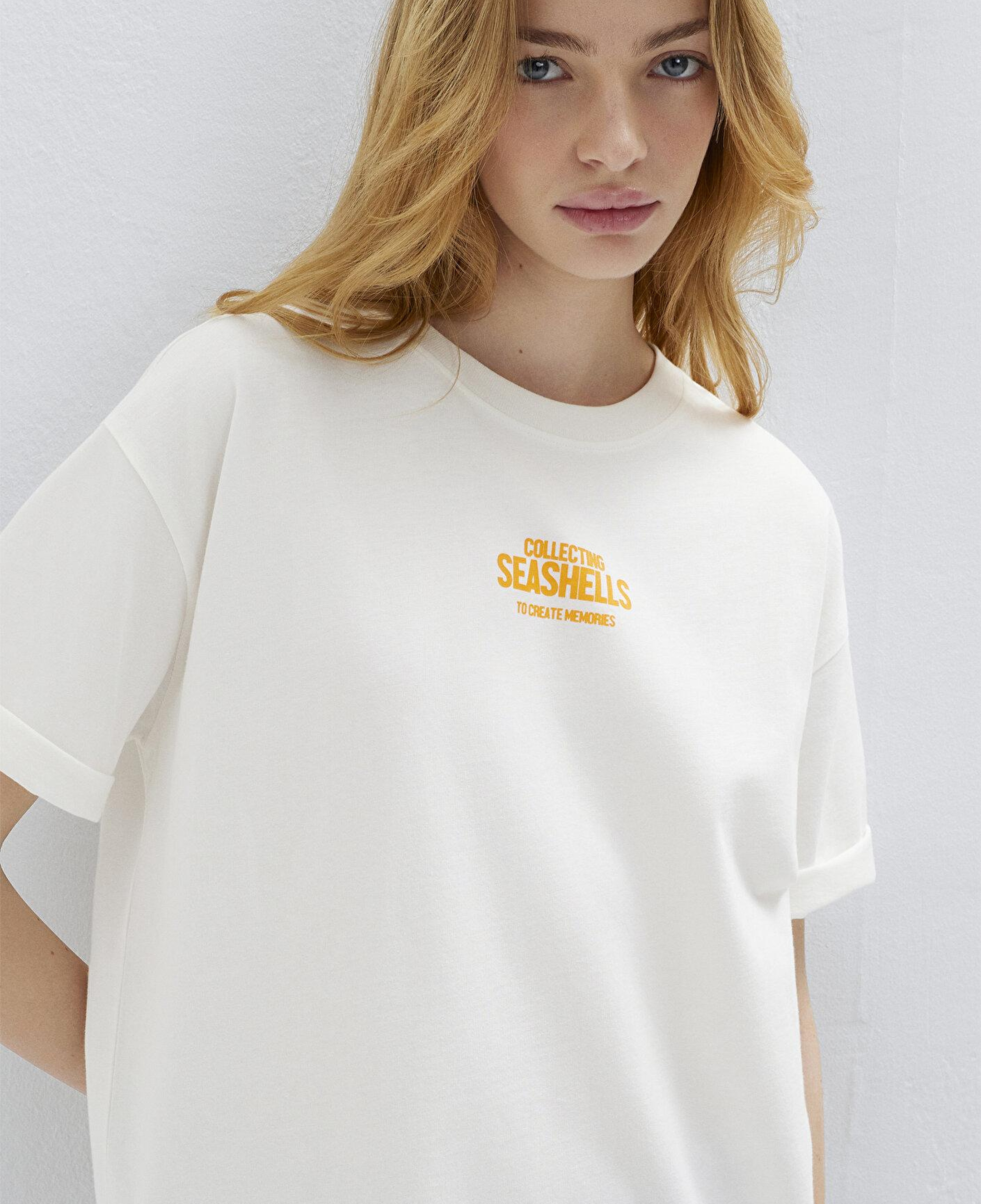 Mavi Sırt Baskılı Ekru Tişört Loose Fit / Bol Rahat Kesim 1613915-70057