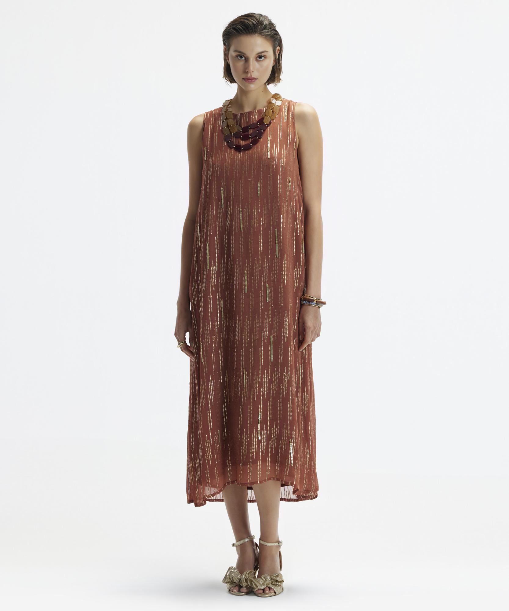 YARGICI Kolsuz Sırt Bağlama Detaylı Midi Elbise