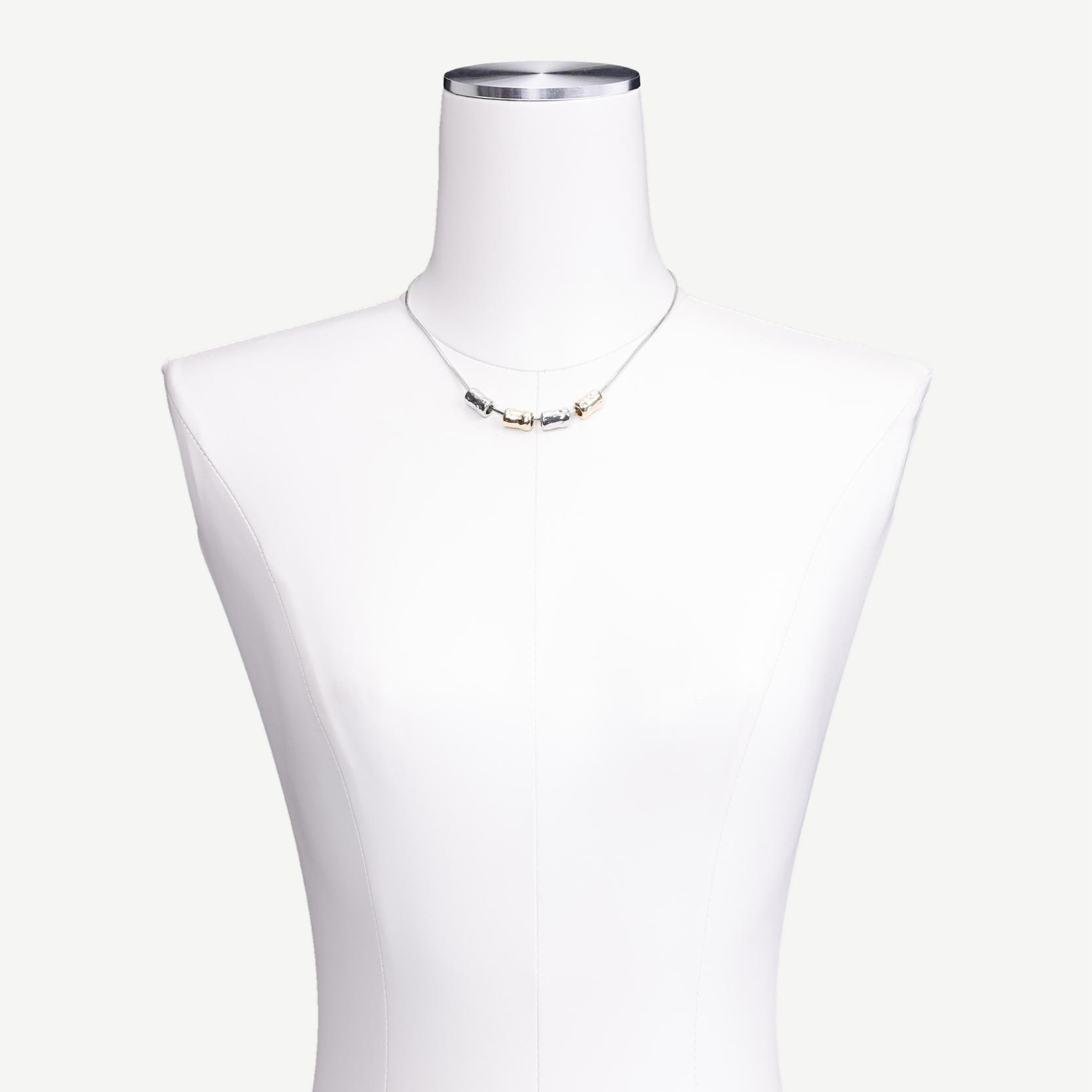 YARGICI İri Metal Boncuklu Kolye