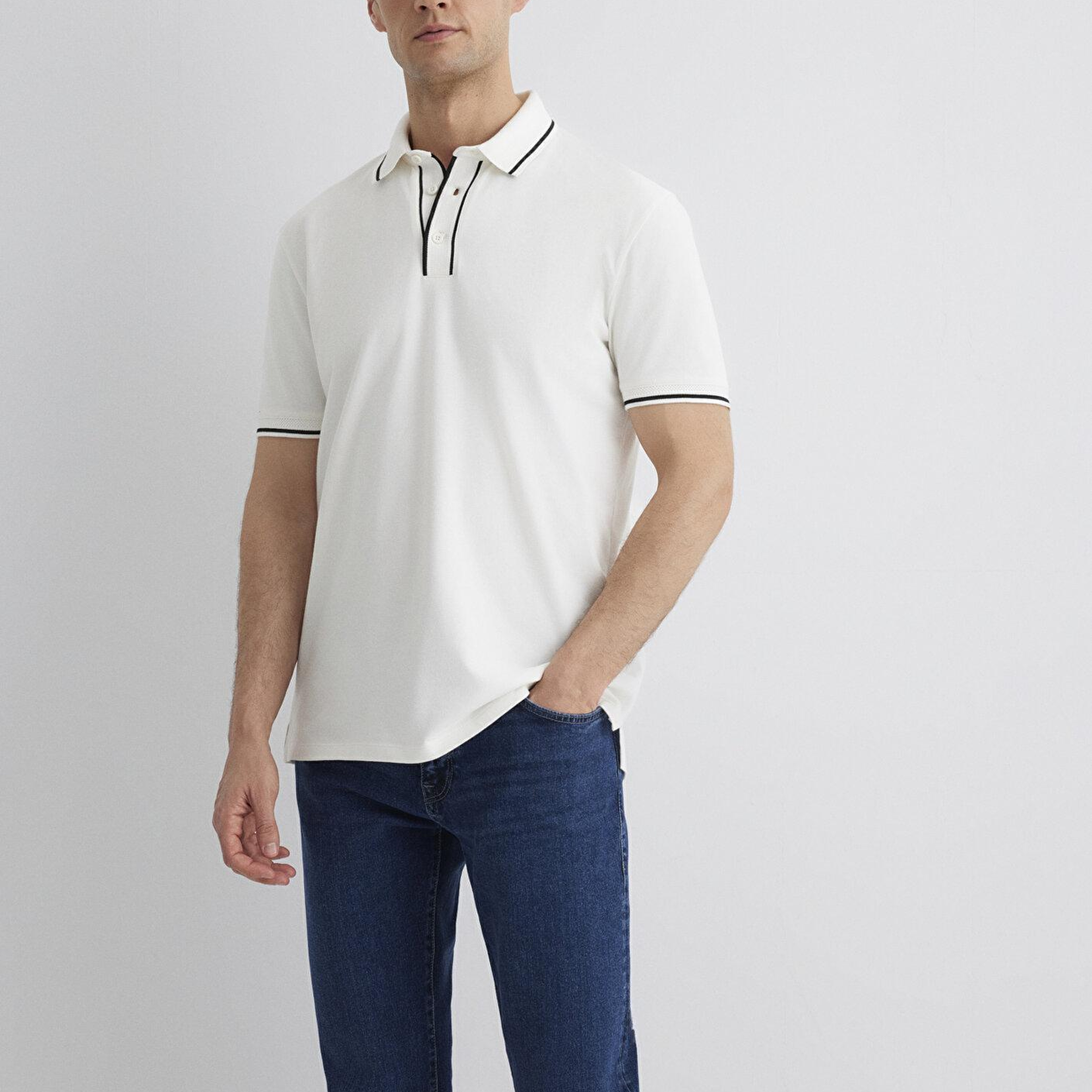 Mavi Yaka Detaylı Beyaz Polo Tişört Regular Fit / Normal Kesim 0612648-70057