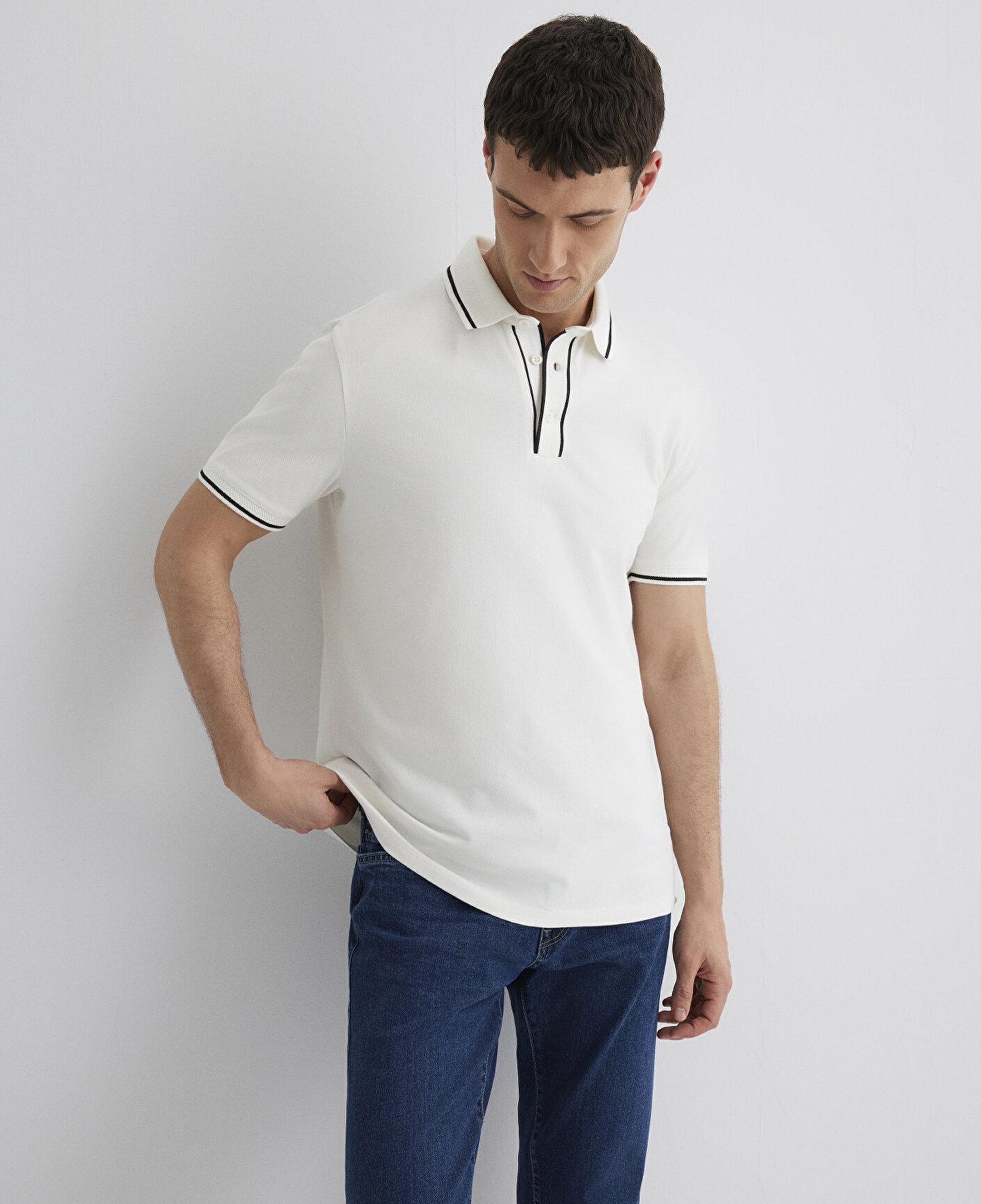 Mavi Yaka Detaylı Beyaz Polo Tişört Regular Fit / Normal Kesim 0612648-70057