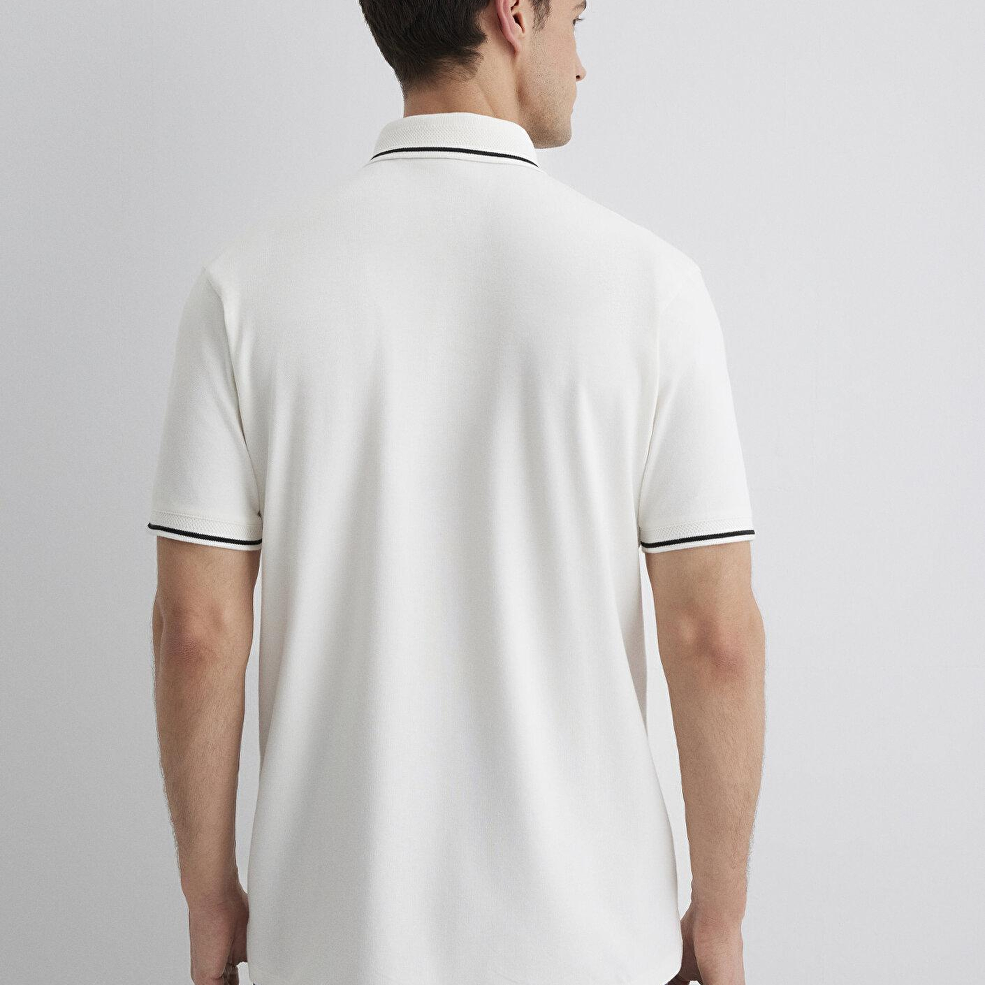 Mavi Yaka Detaylı Beyaz Polo Tişört Regular Fit / Normal Kesim 0612648-70057