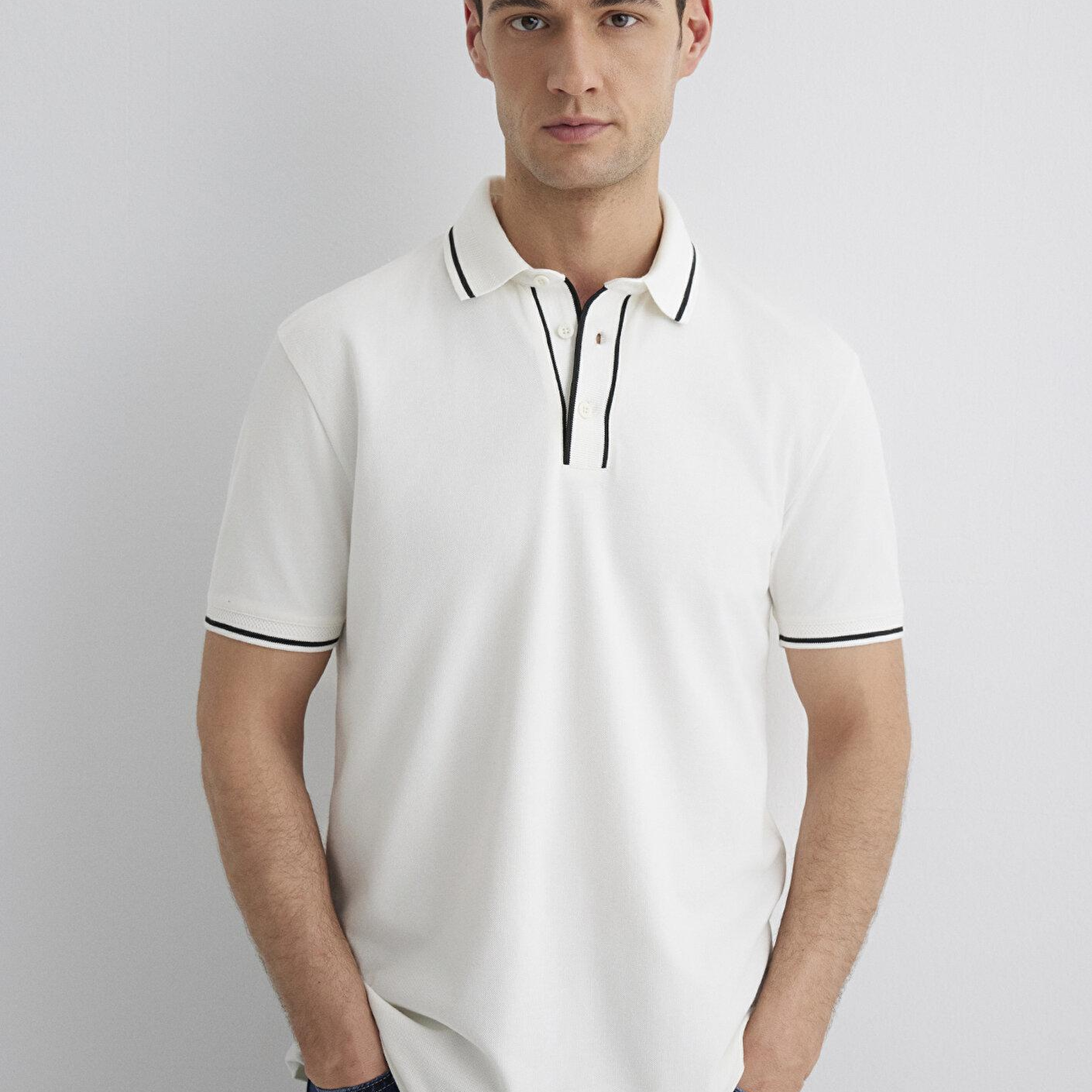 Mavi Yaka Detaylı Beyaz Polo Tişört Regular Fit / Normal Kesim 0612648-70057