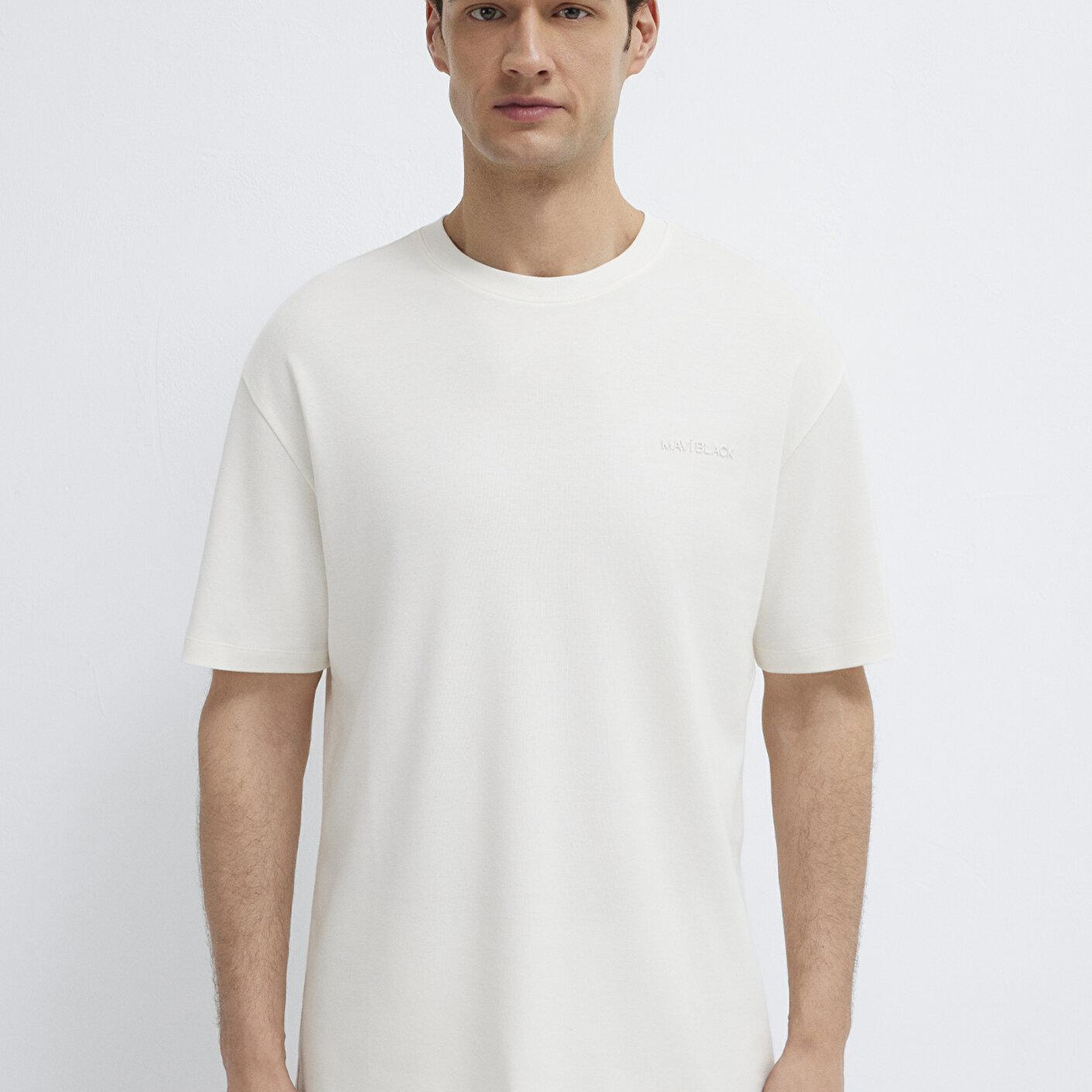 Mavi Mavi Black Ekru Basic Tişört Loose Fit / Bol Rahat Kesim 0612645-70057