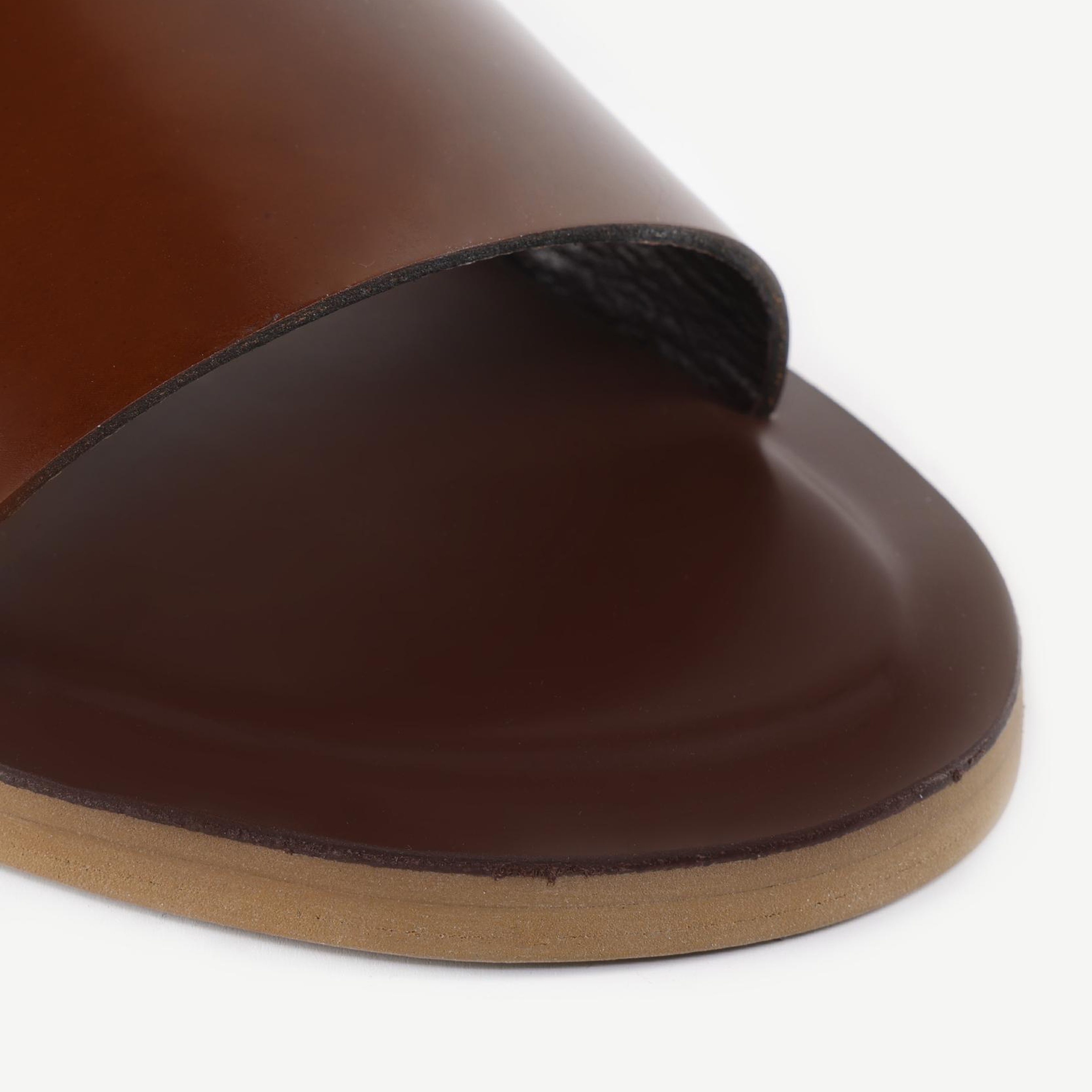 YARGICI Tek Bantlı Deri Sandalet