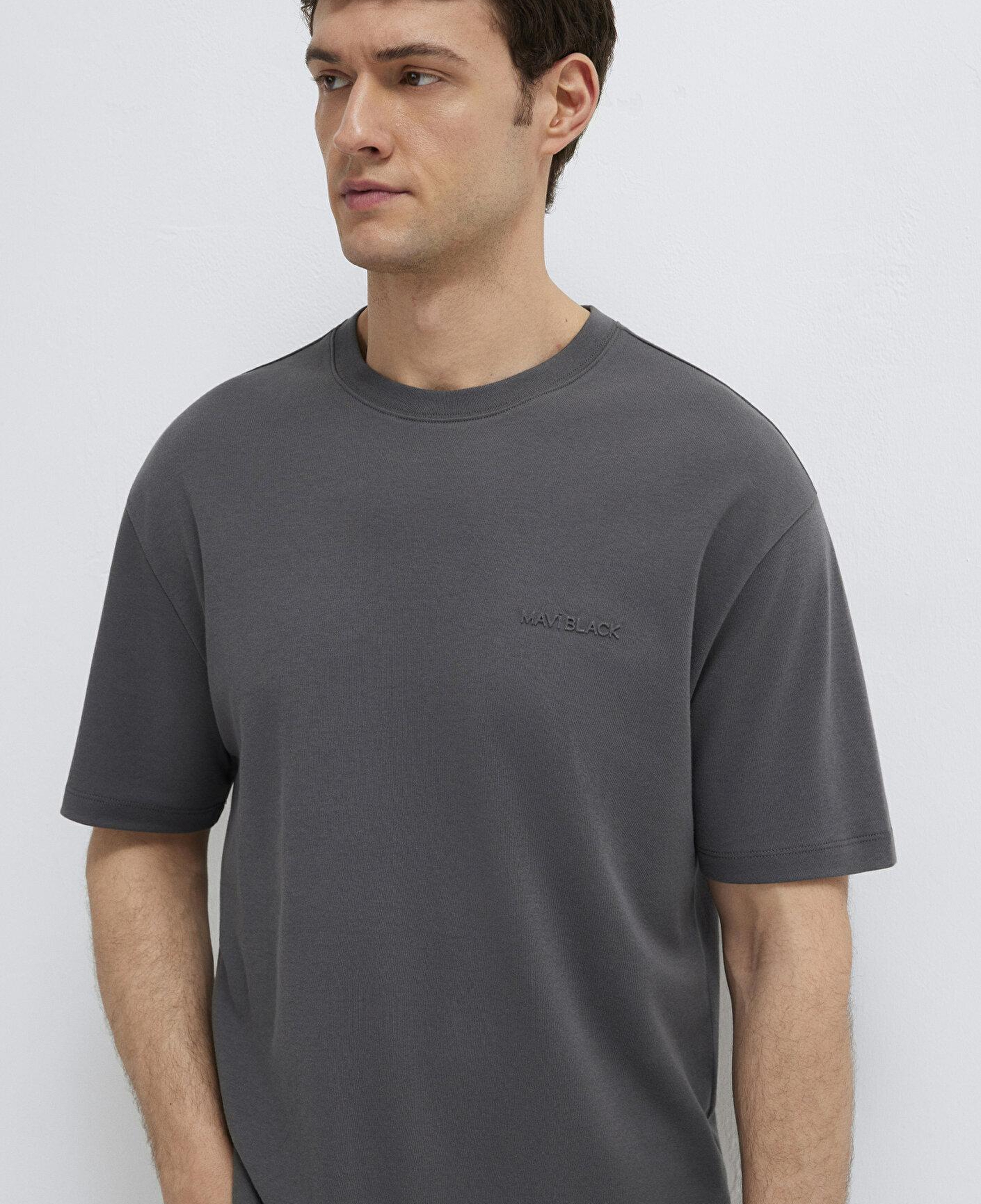 Mavi Mavi Black Antrasit Basic Tişört Loose Fit / Bol Rahat Kesim 0612645-80106