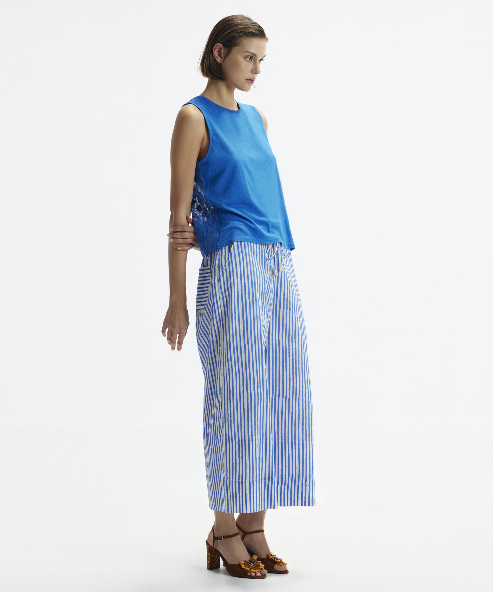 YARGICI Kolsuz Sırt Detaylı T-Shirt