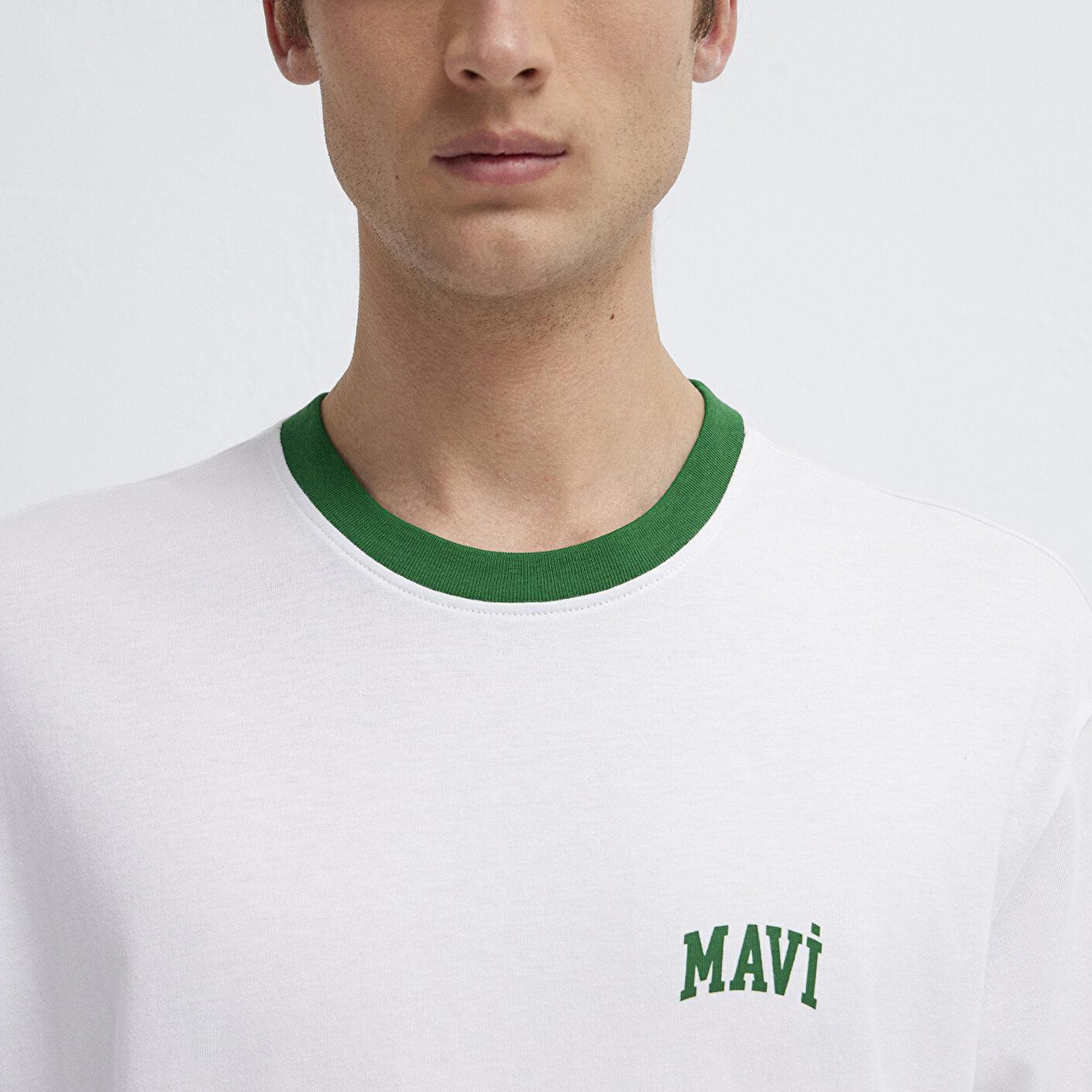 Mavi Mavi Logo Baskılı Biye Detaylı Beyaz Tişört Loose Fit / Bol Rahat Kesim 0613557-620