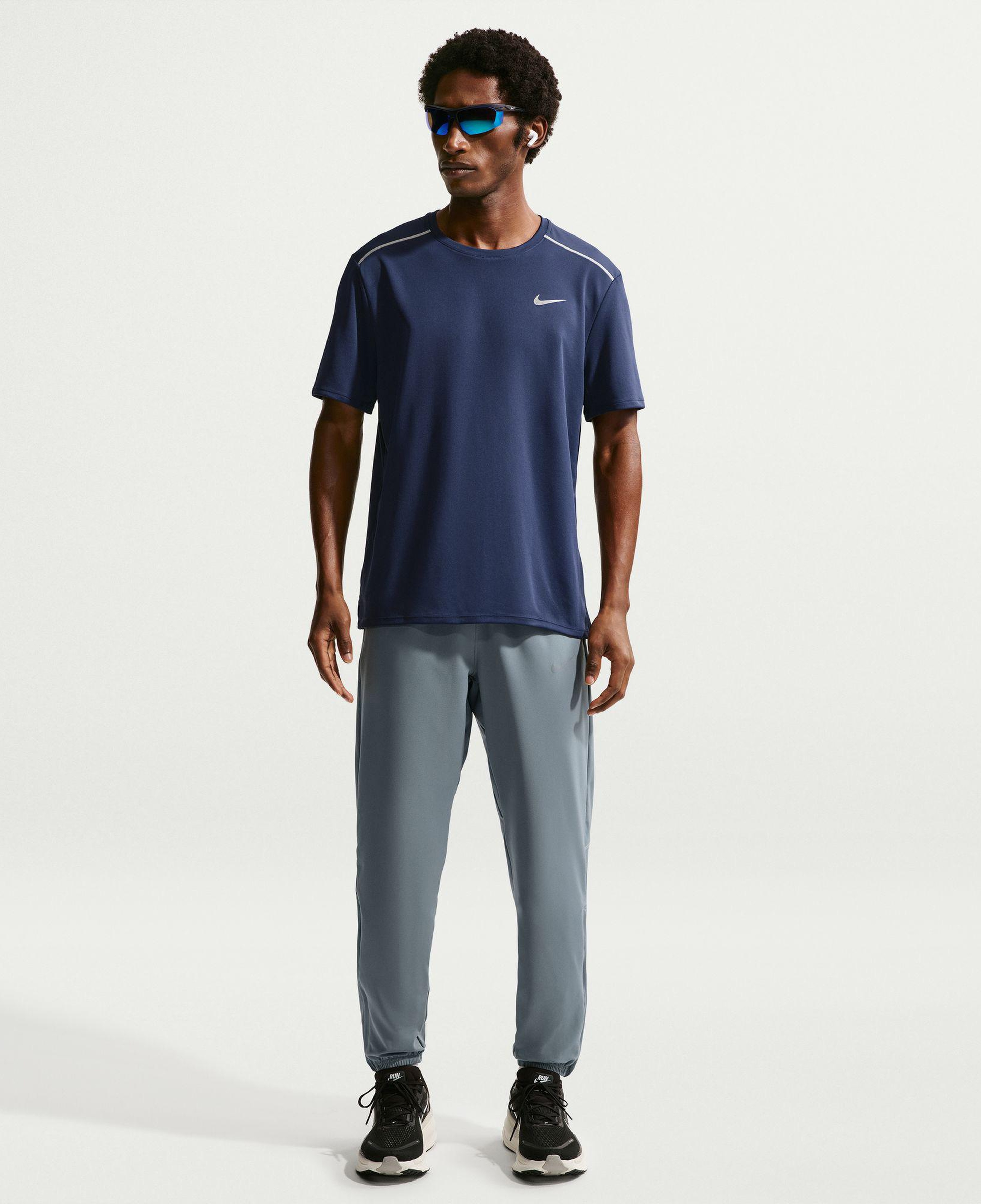 Nike Dri-Fit Miler Woven Erkek Gri Eşofman Altı