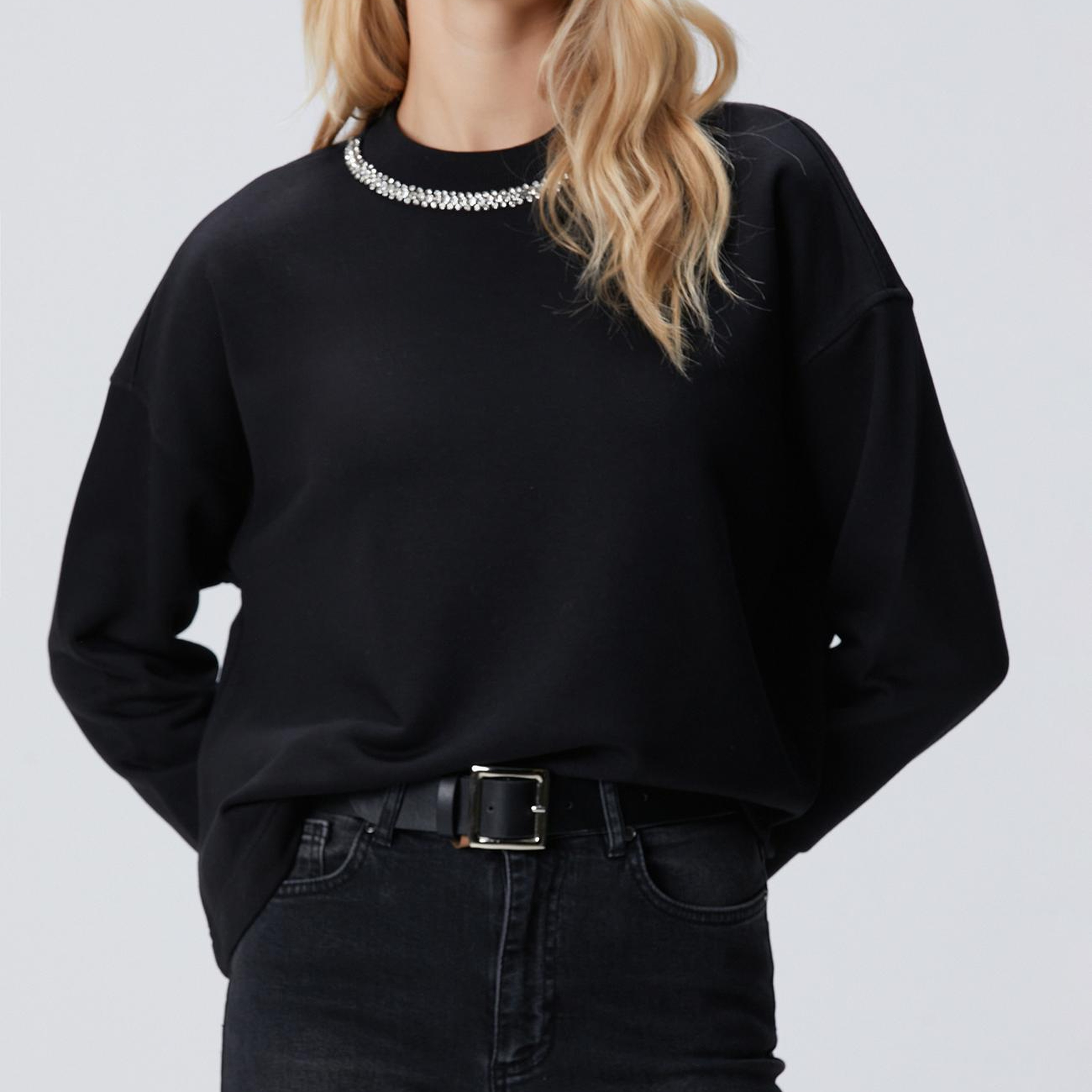 Network Kadın Siyah Yakası Taş İşlemeli Sweatshirt