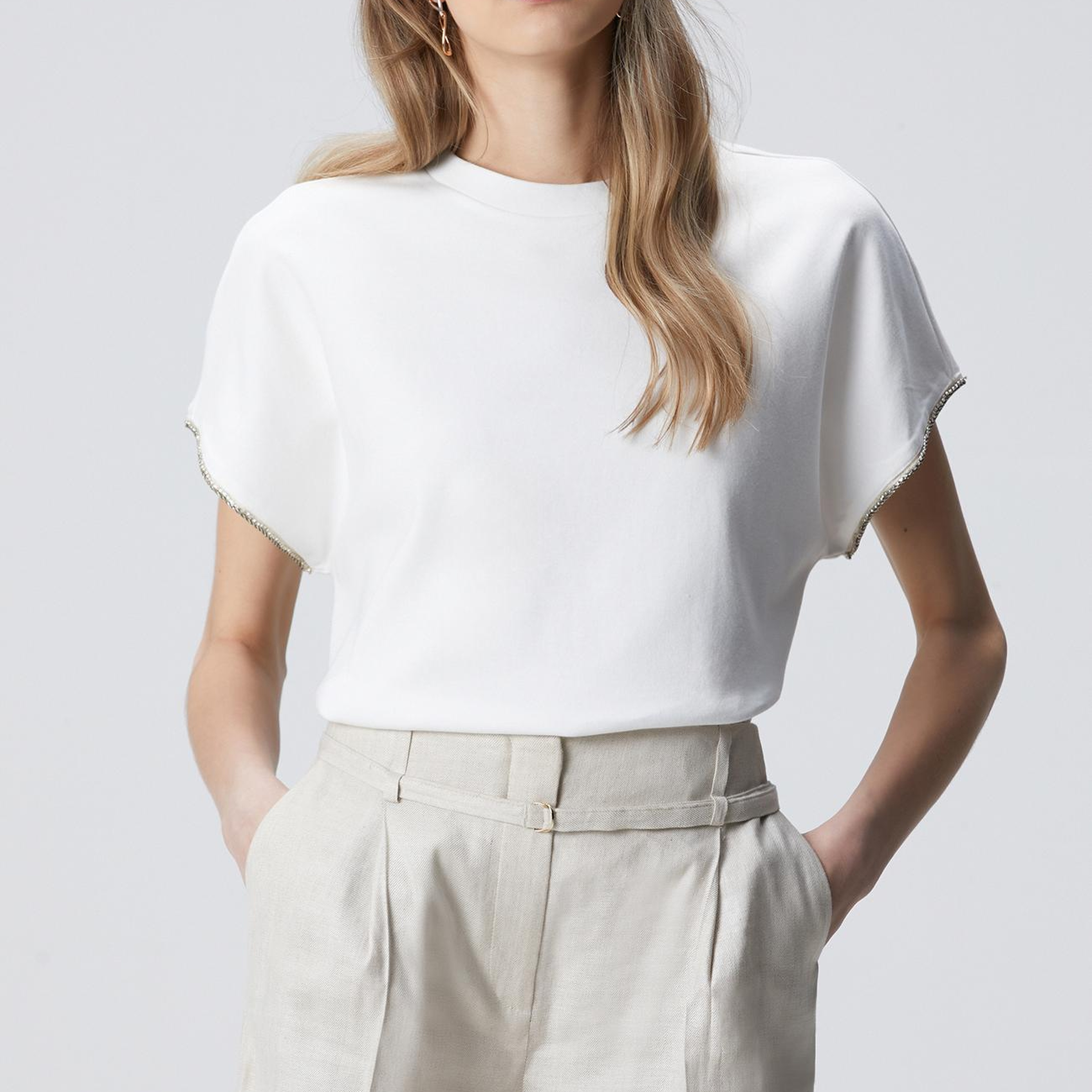 Network Kadın Kırık Beyaz Kol Ucu Taş Detaylı T-shirt