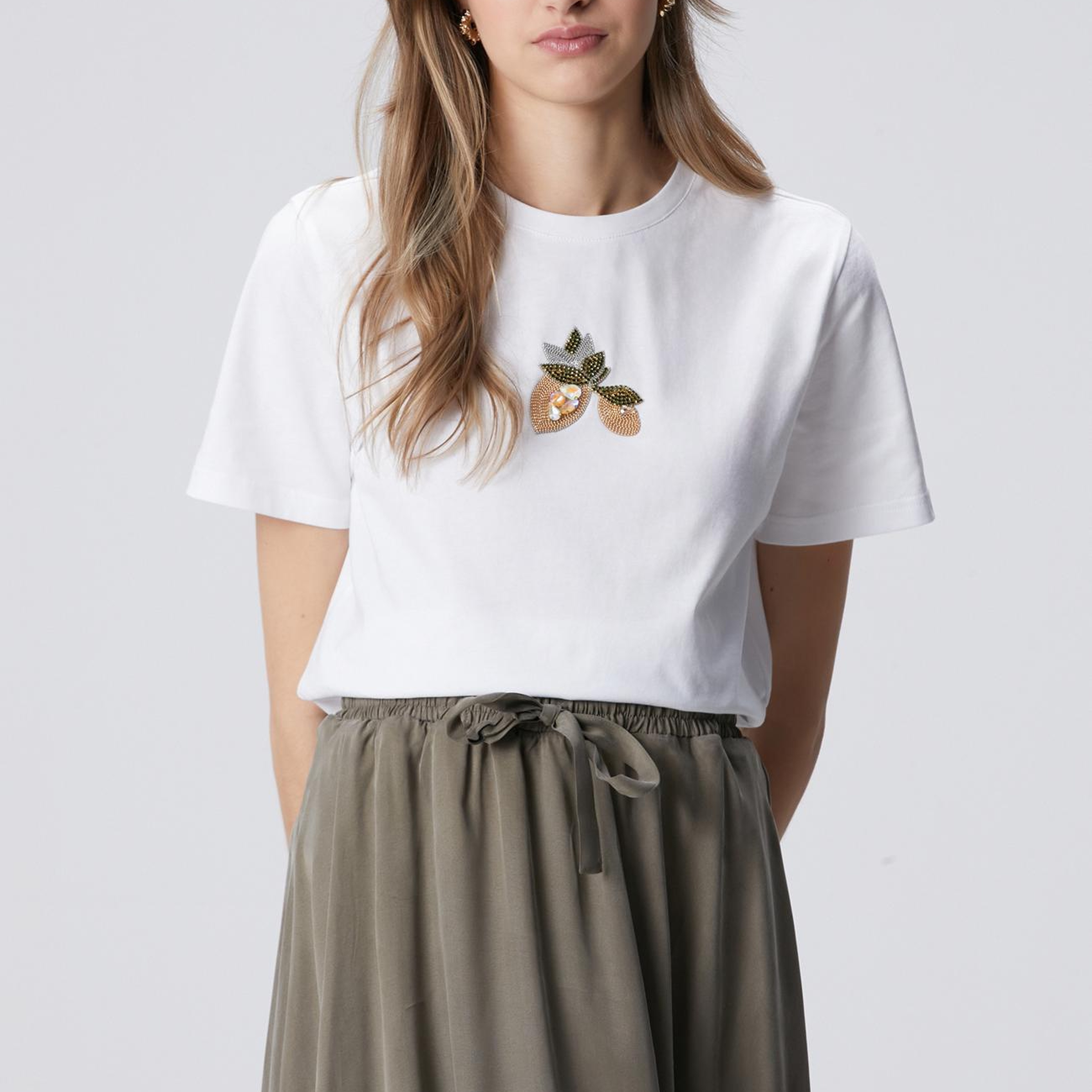 Network Kadın Beyaz Aplike Aksesuarlı T-shirt