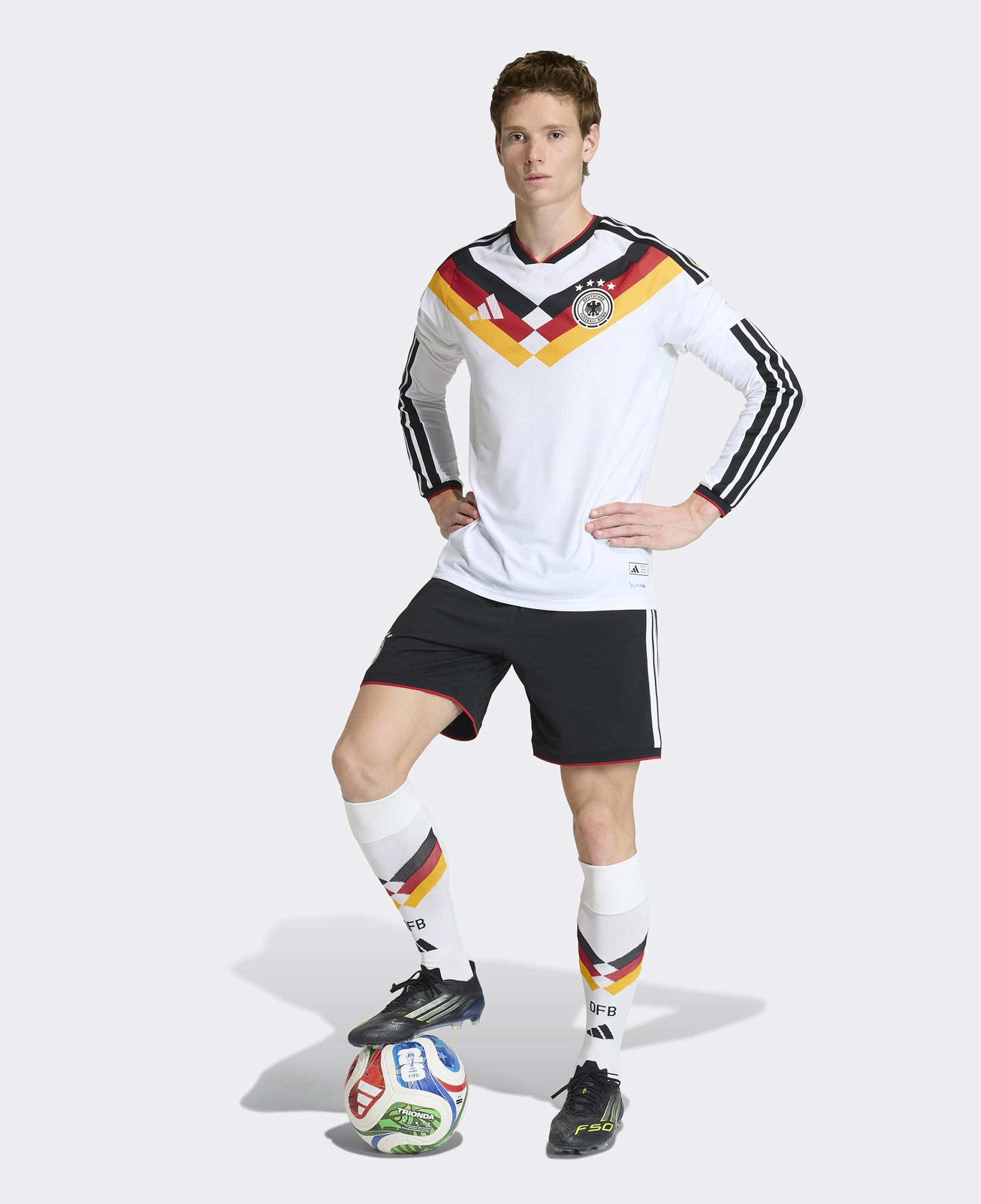 adidas Almanya 26 İç Saha Erkek Siyah Şort