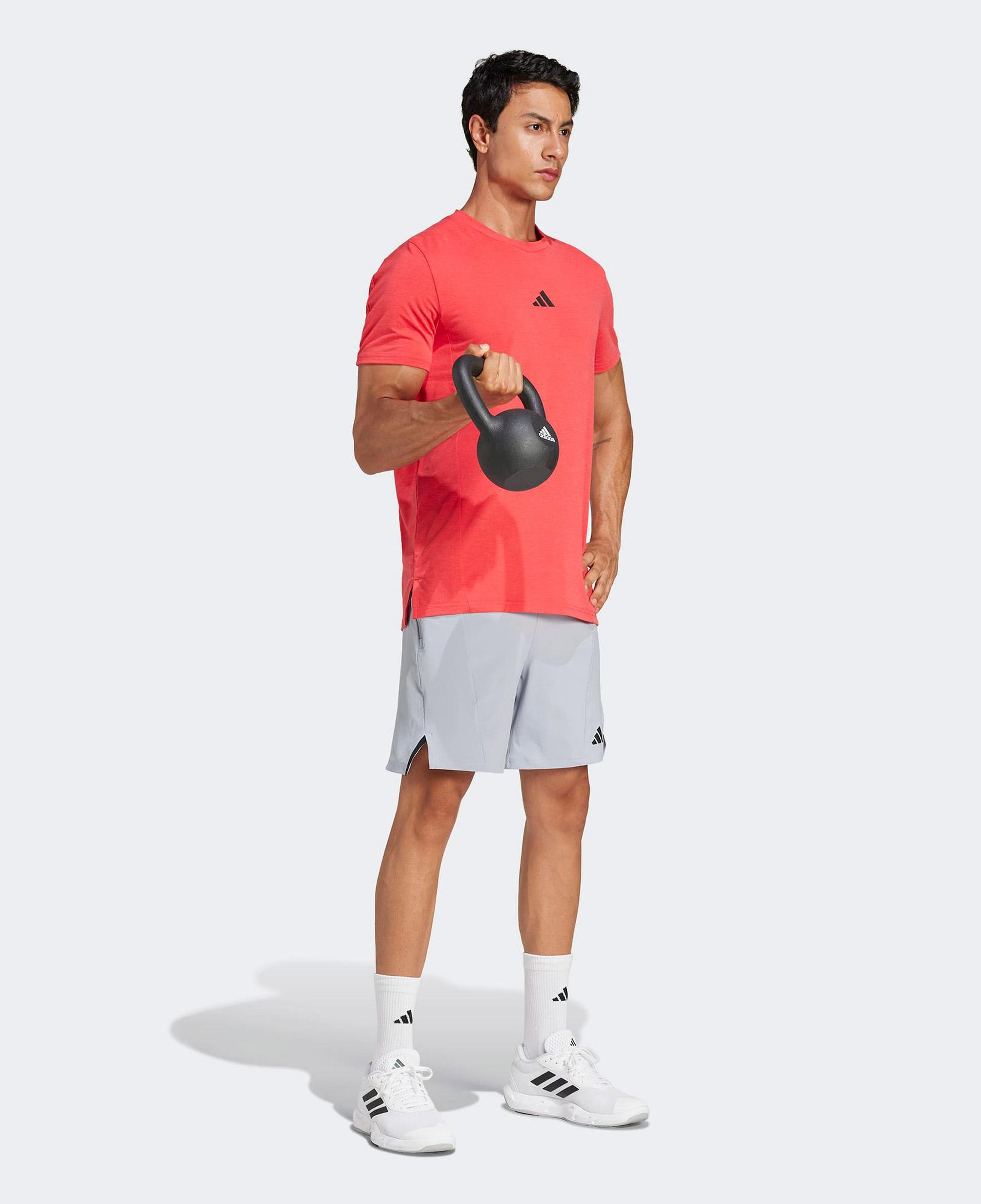 adidas Designed For Erkek Gri Antrenman Şortu