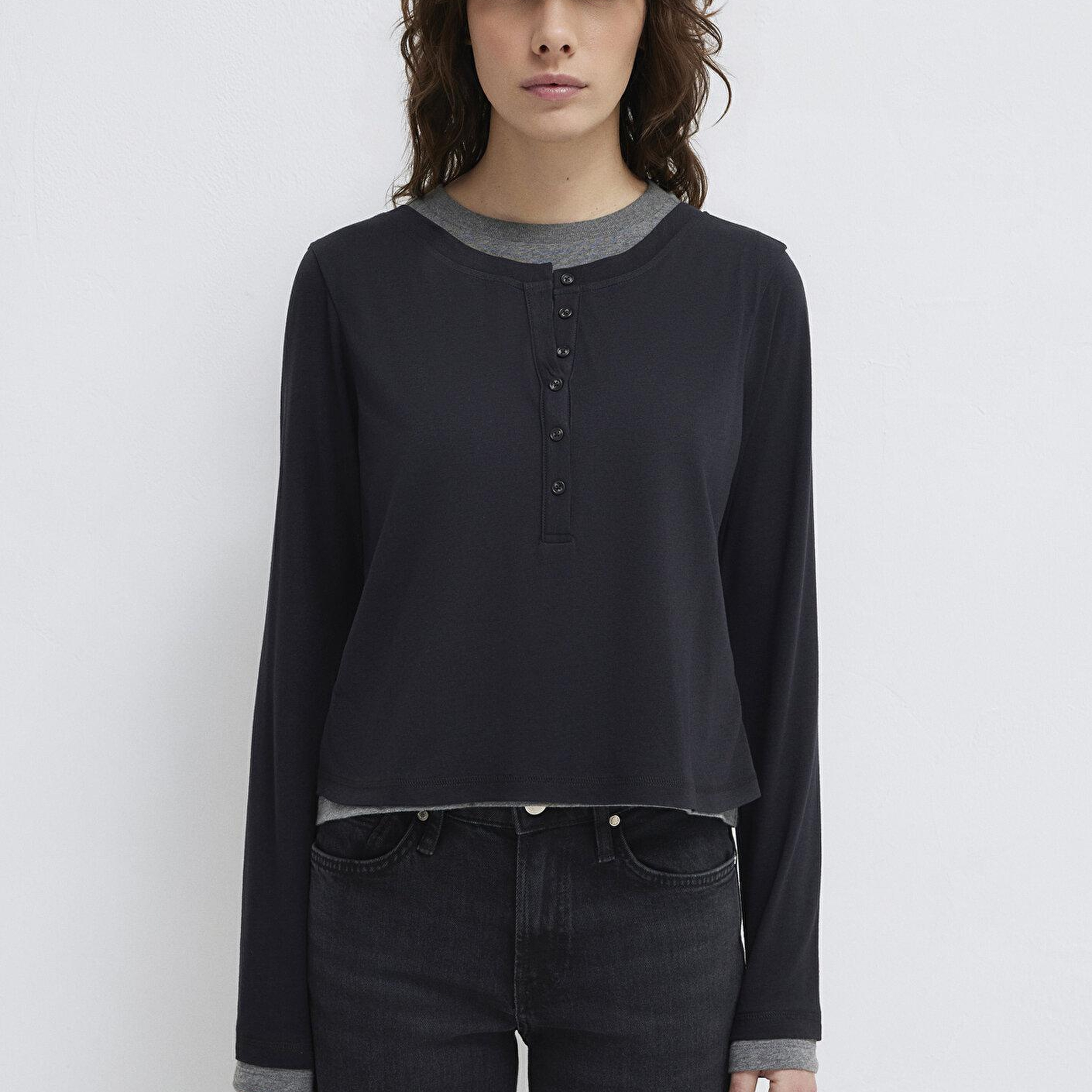 Mavi Yün Karışımlı Çift Katlı Siyah Uzun Kollu Tişört Semi Slim Fit / Yarı Dar Kesim 1613400-900