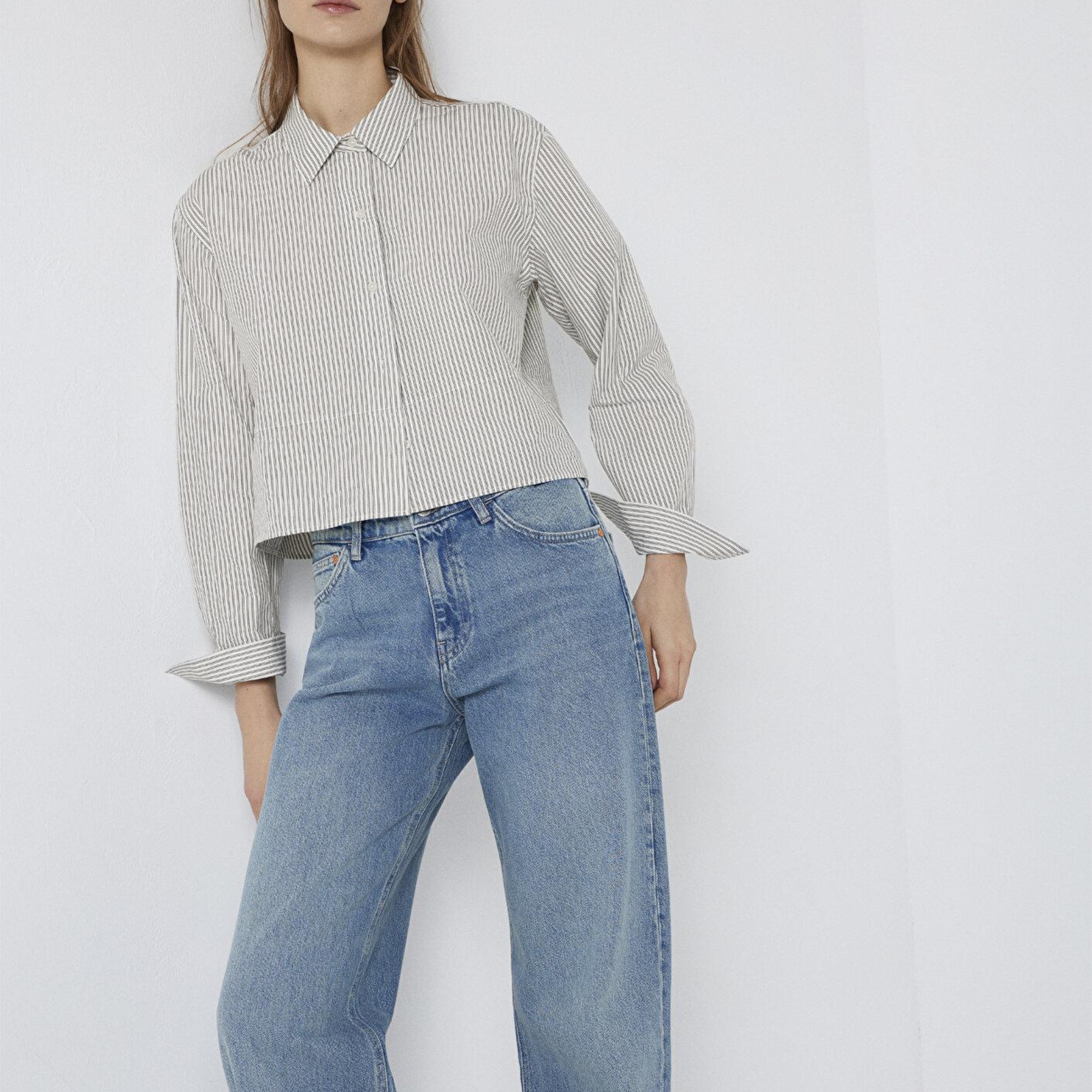 Mavi Çizgili Beyaz Gömlek Loose Fit / Bol Rahat Kesim 1211394-84014