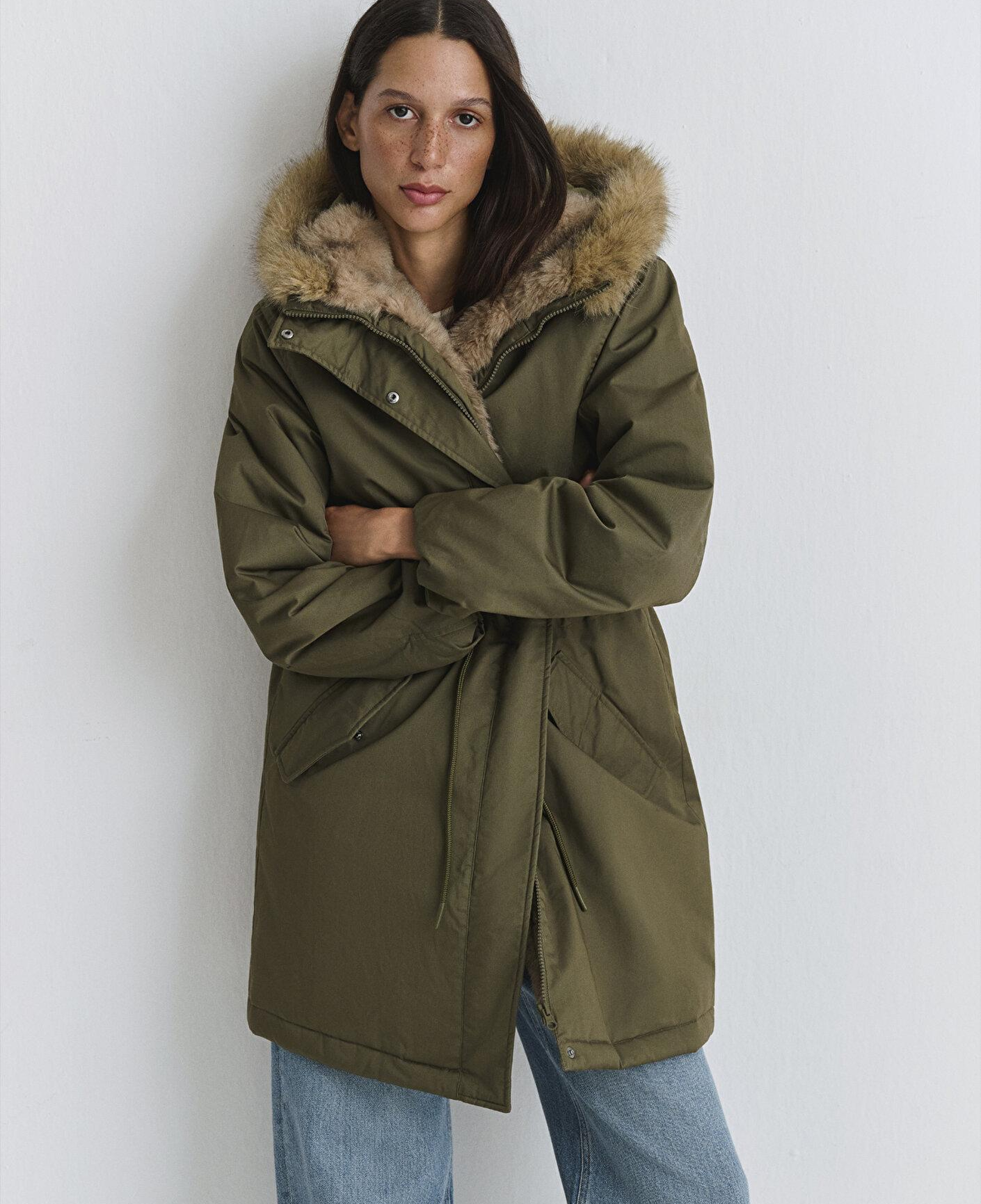 Mavi Suni Kürk Detaylı Yeşil Parka Loose Fit / Bol Rahat Kesim 1110786-71549