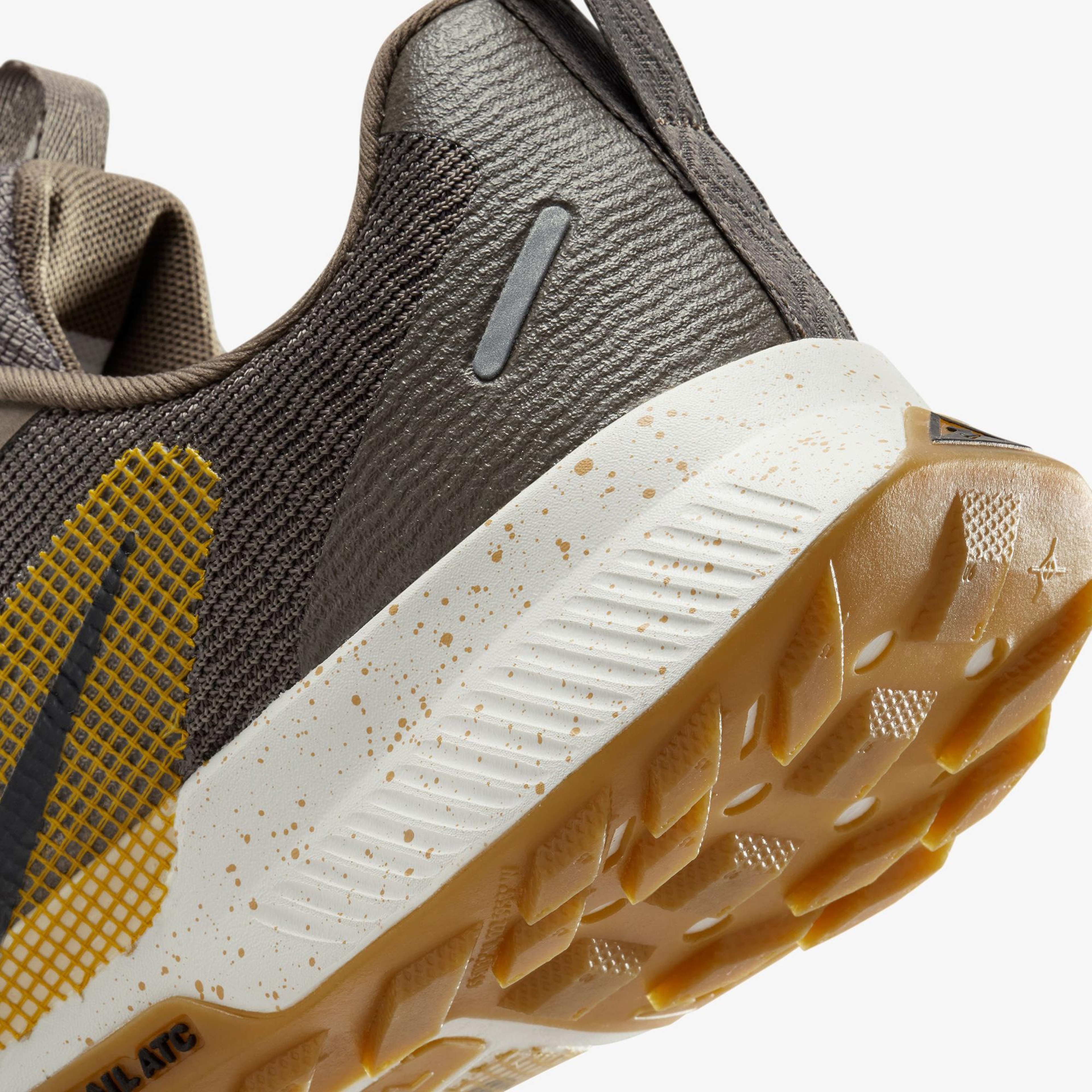 Nike Juniper Trail 3 Kadın Kahverengi Koşu Ayakkabısı
