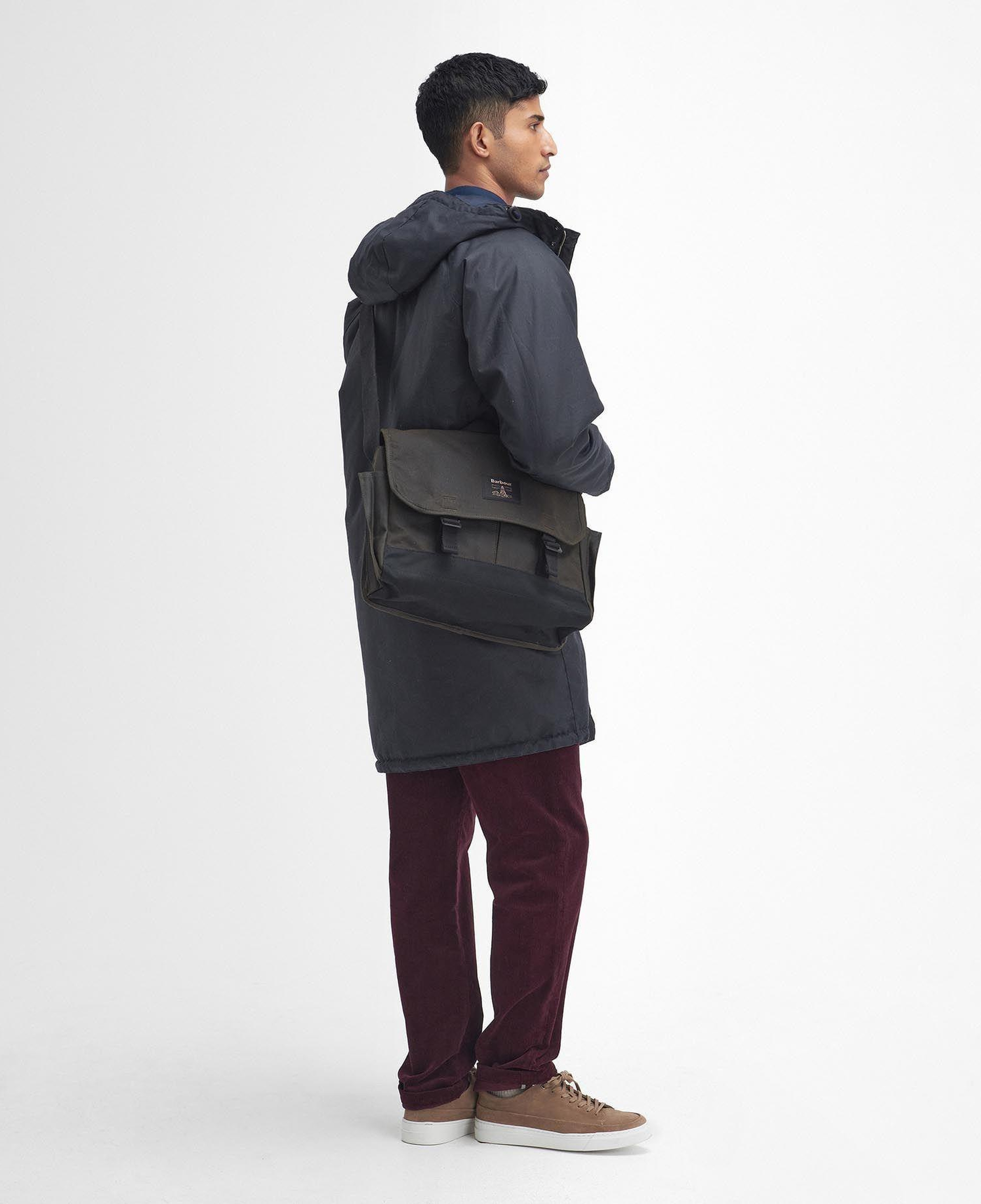 Barbour Field Yağlı Postacı Çantası