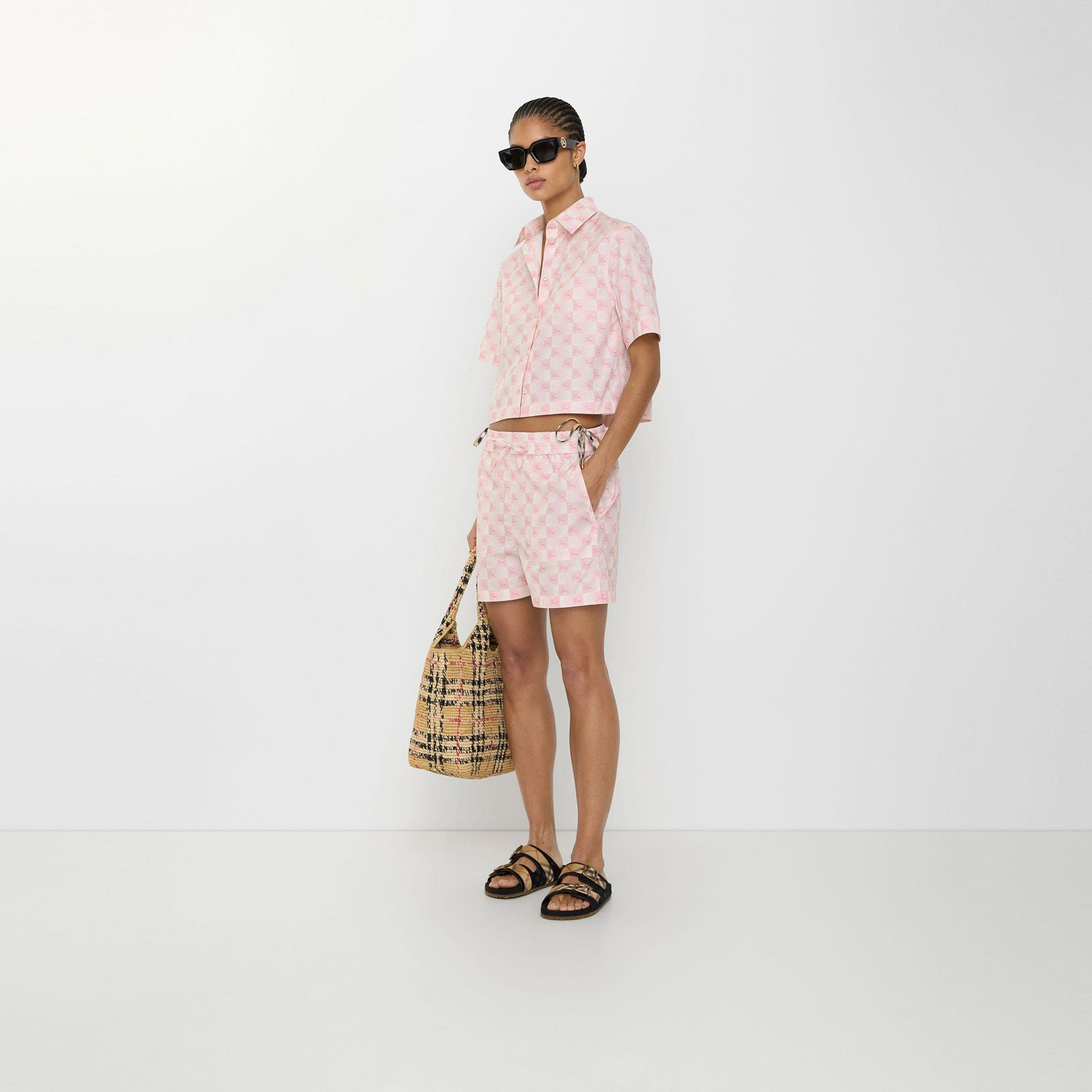 Burberry Kadın Pembe Şort