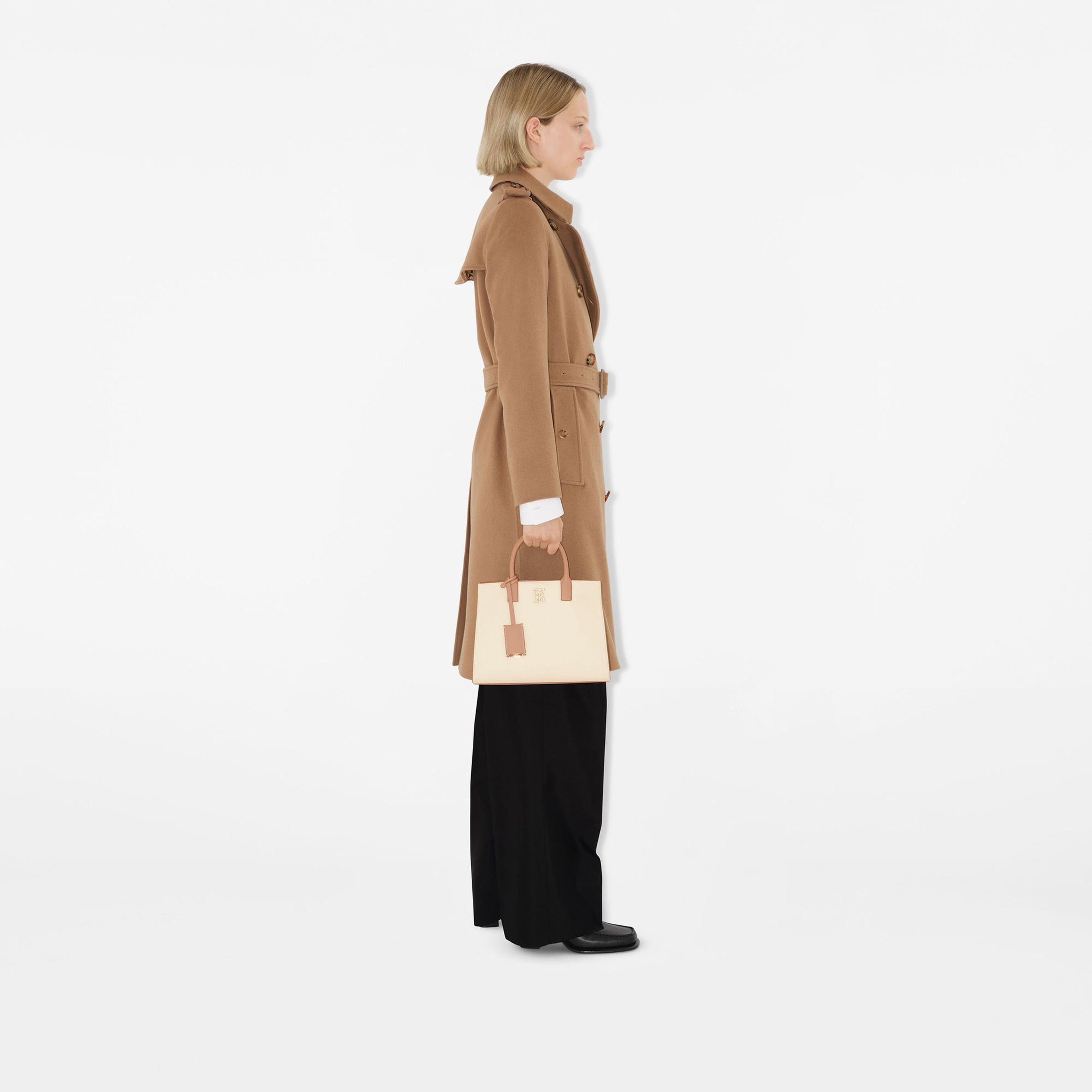 Burberry Long Kaşmir Karışımlı Kensington Trench Kadın Bej Trençkot