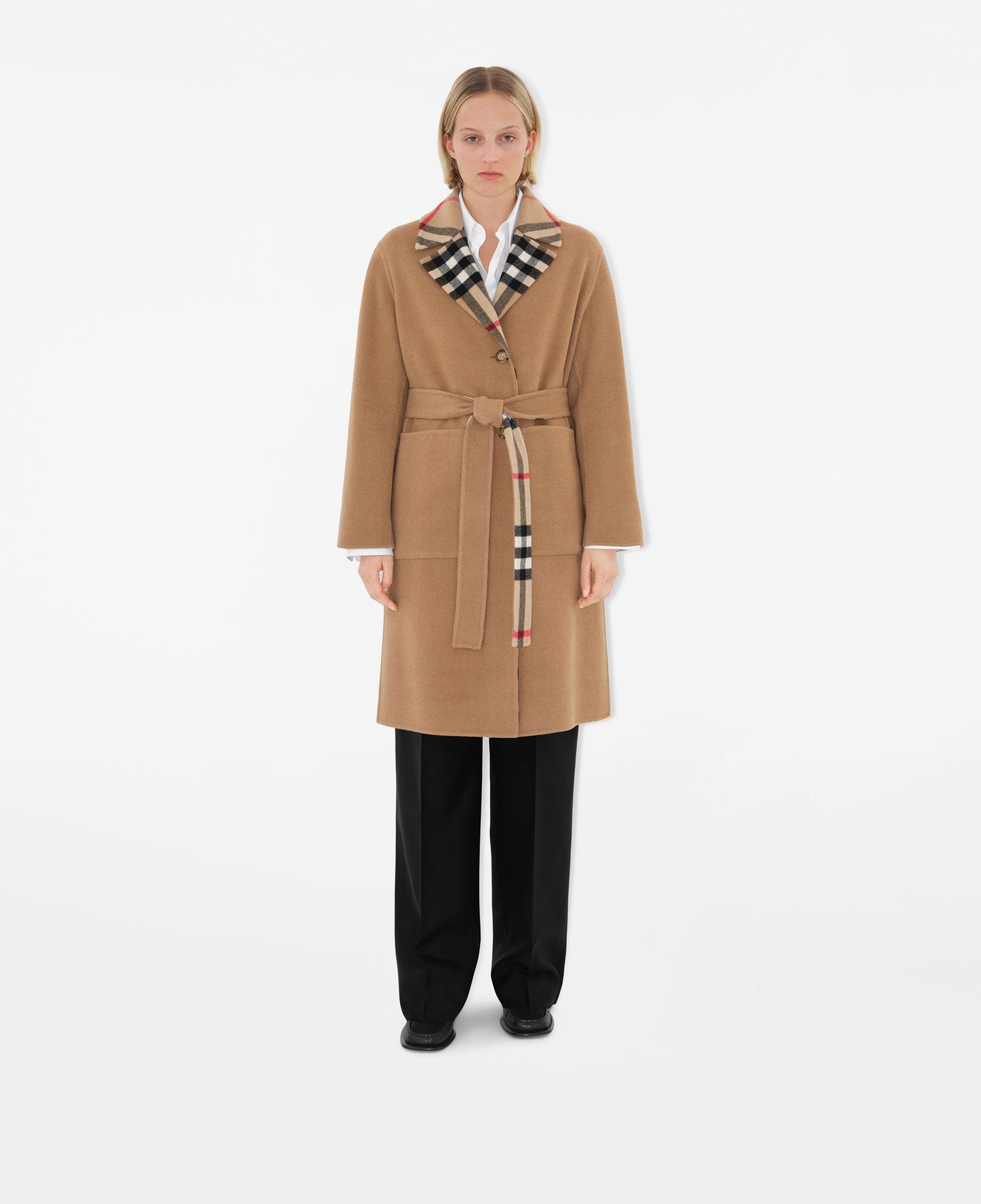 Burberry Reversible Check Yün Kadın Bej Mont