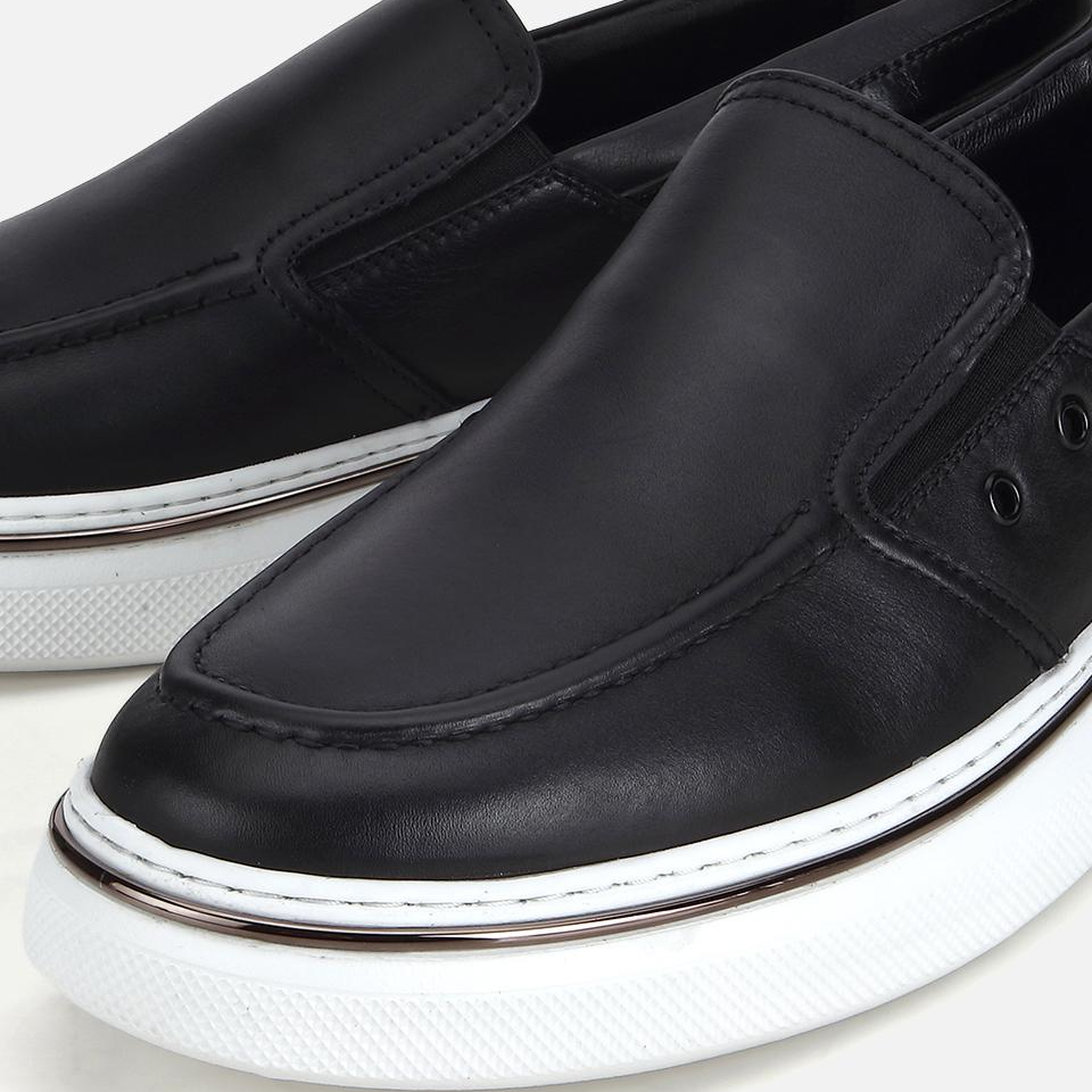 Erkek Deri Siyah Metal Detaylı Günlük Loafer
