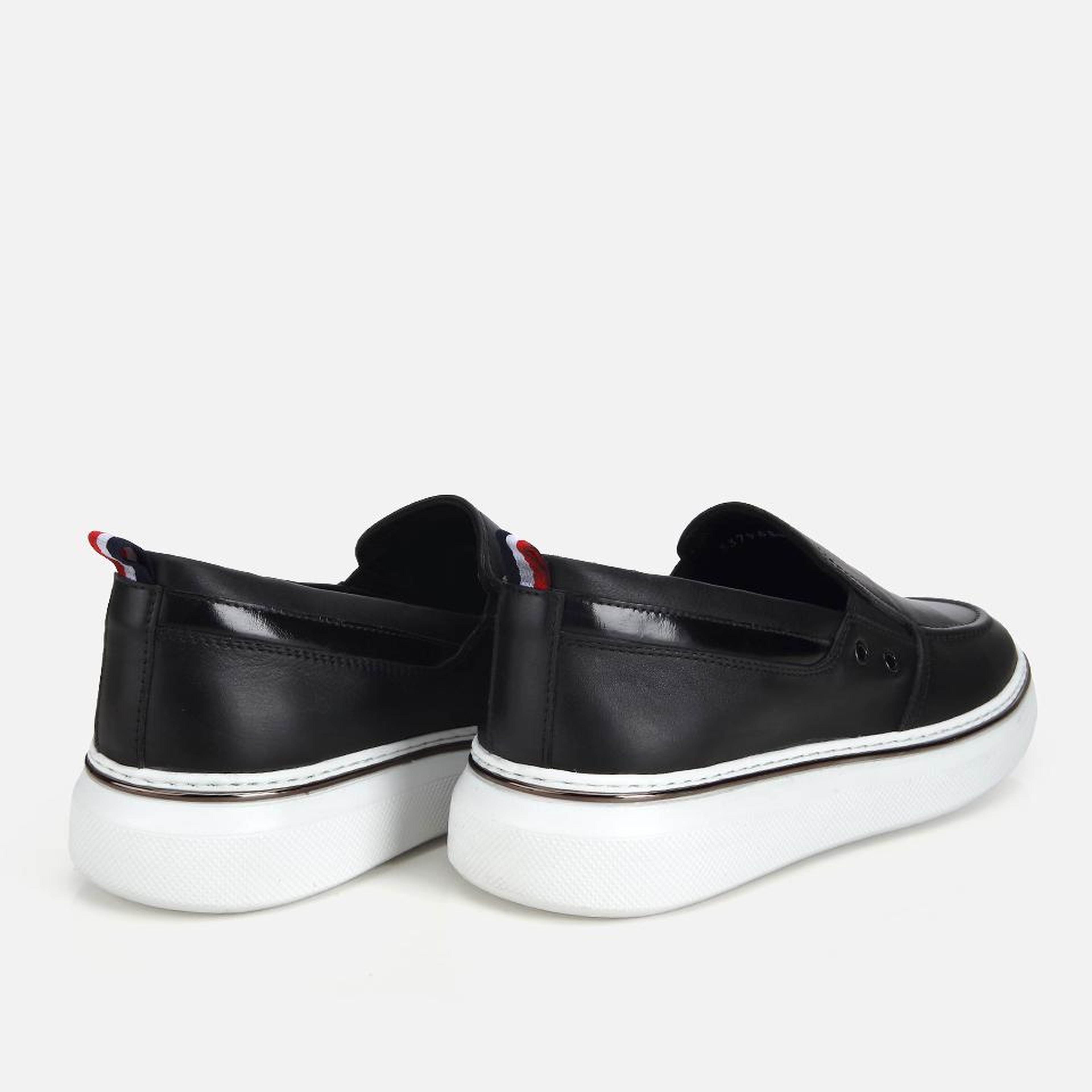 Erkek Deri Siyah Metal Detaylı Günlük Loafer