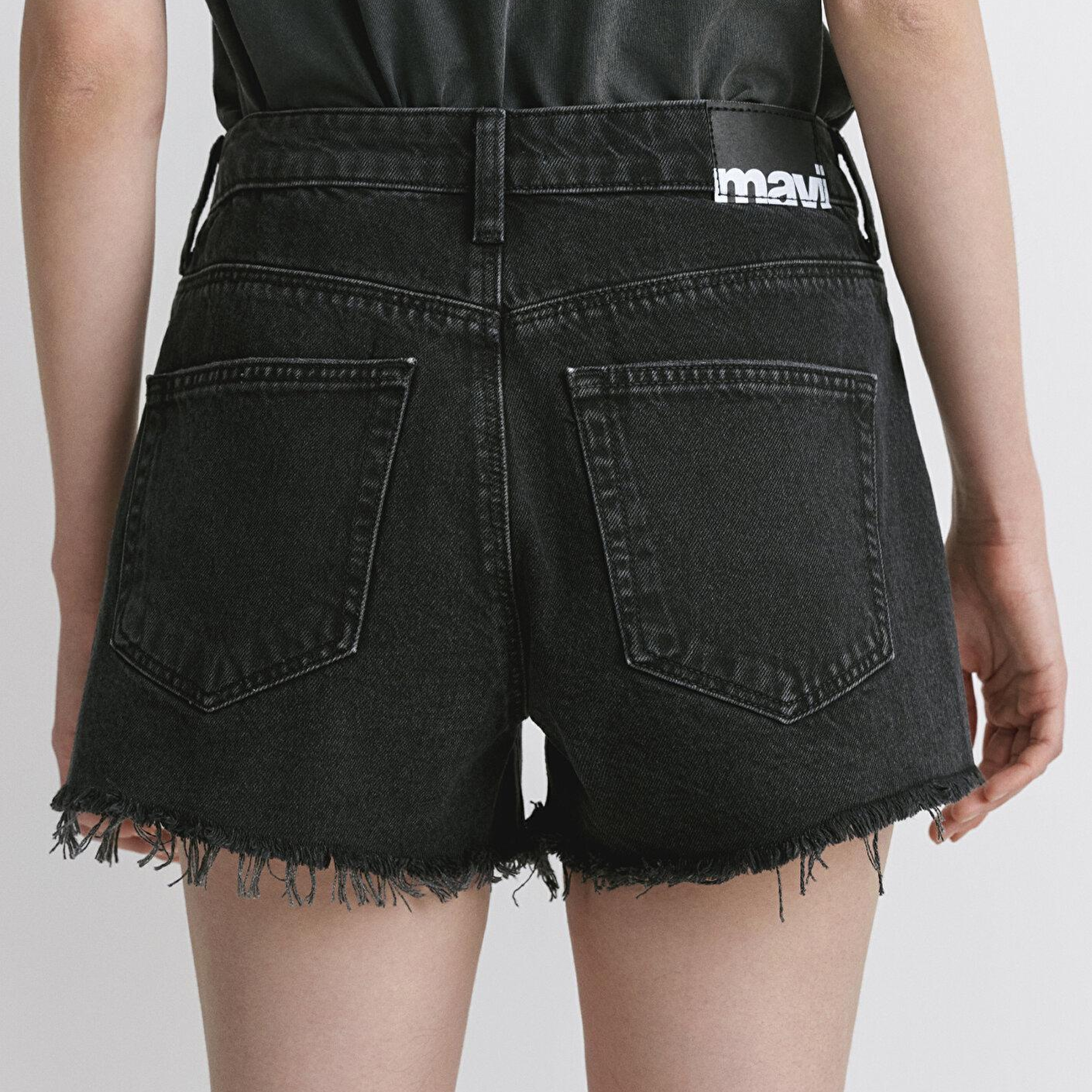 Mavi Rosie 90lar Yırtıklı Antrasit Jean Şort 1447481224