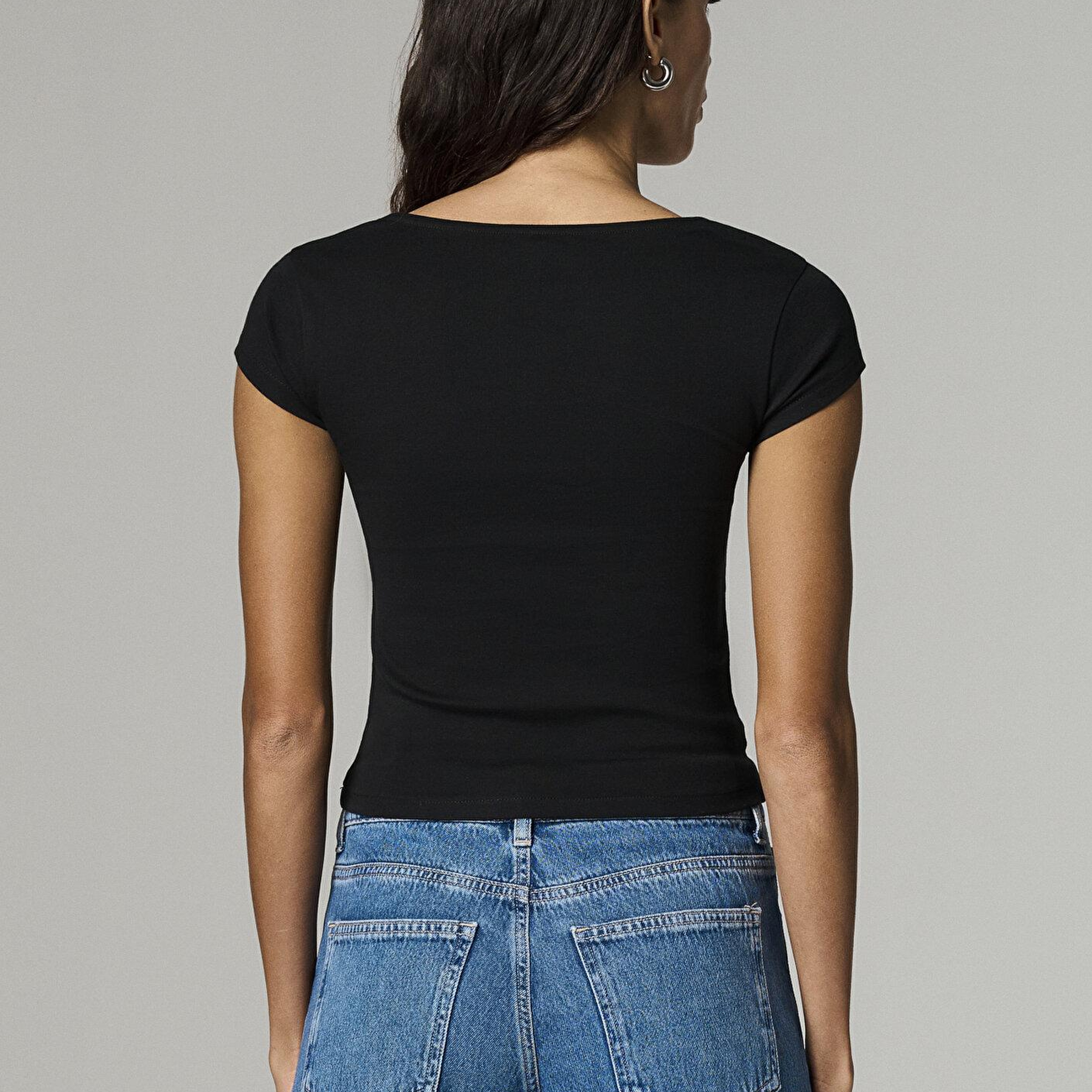 Mavi Kare Yaka Siyah Tişört Fitted / Vücuda Oturan Kesim 1614388-900