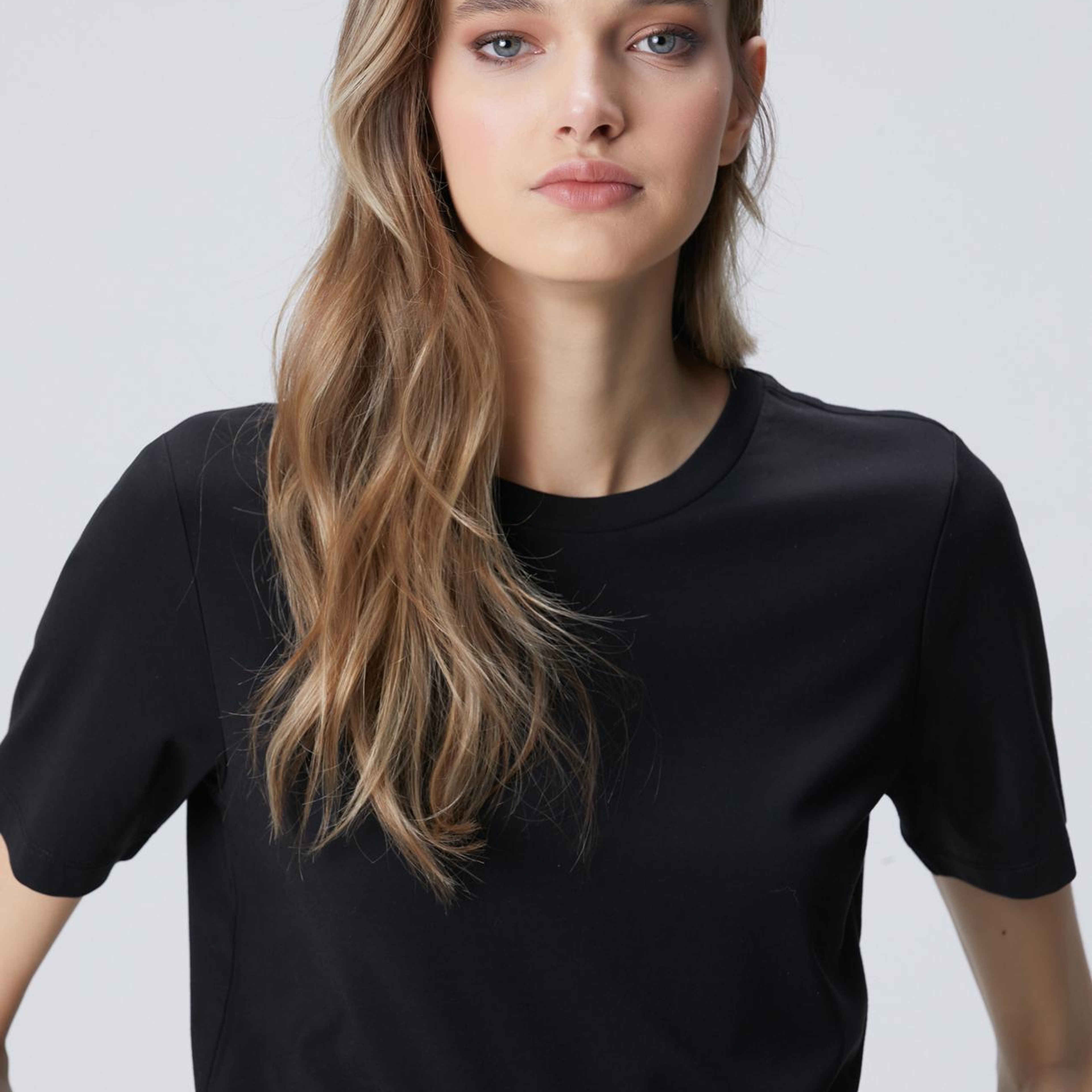 Network Kadın Siyah Basic T-shirt