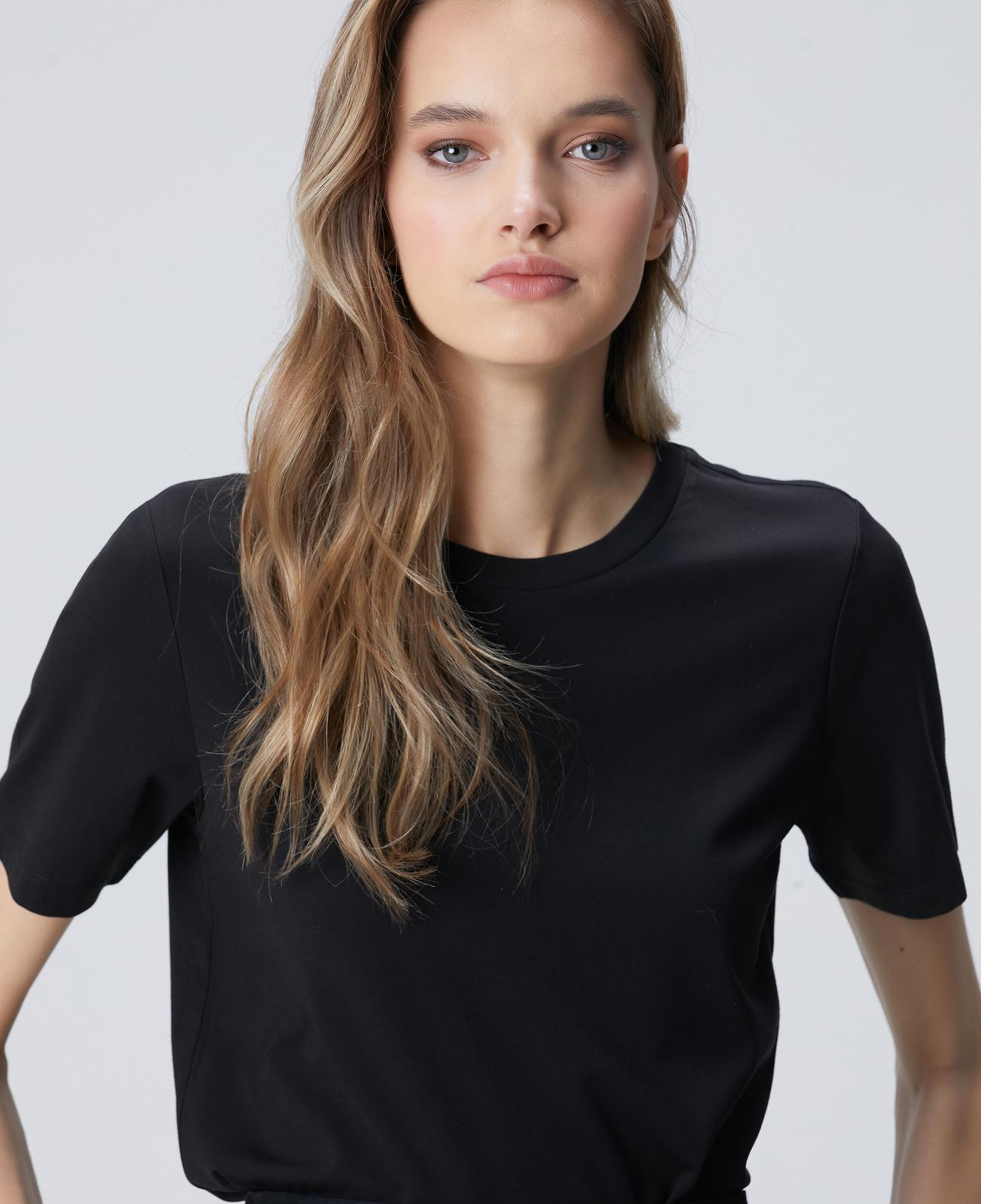 Network Kadın Siyah Basic T-shirt