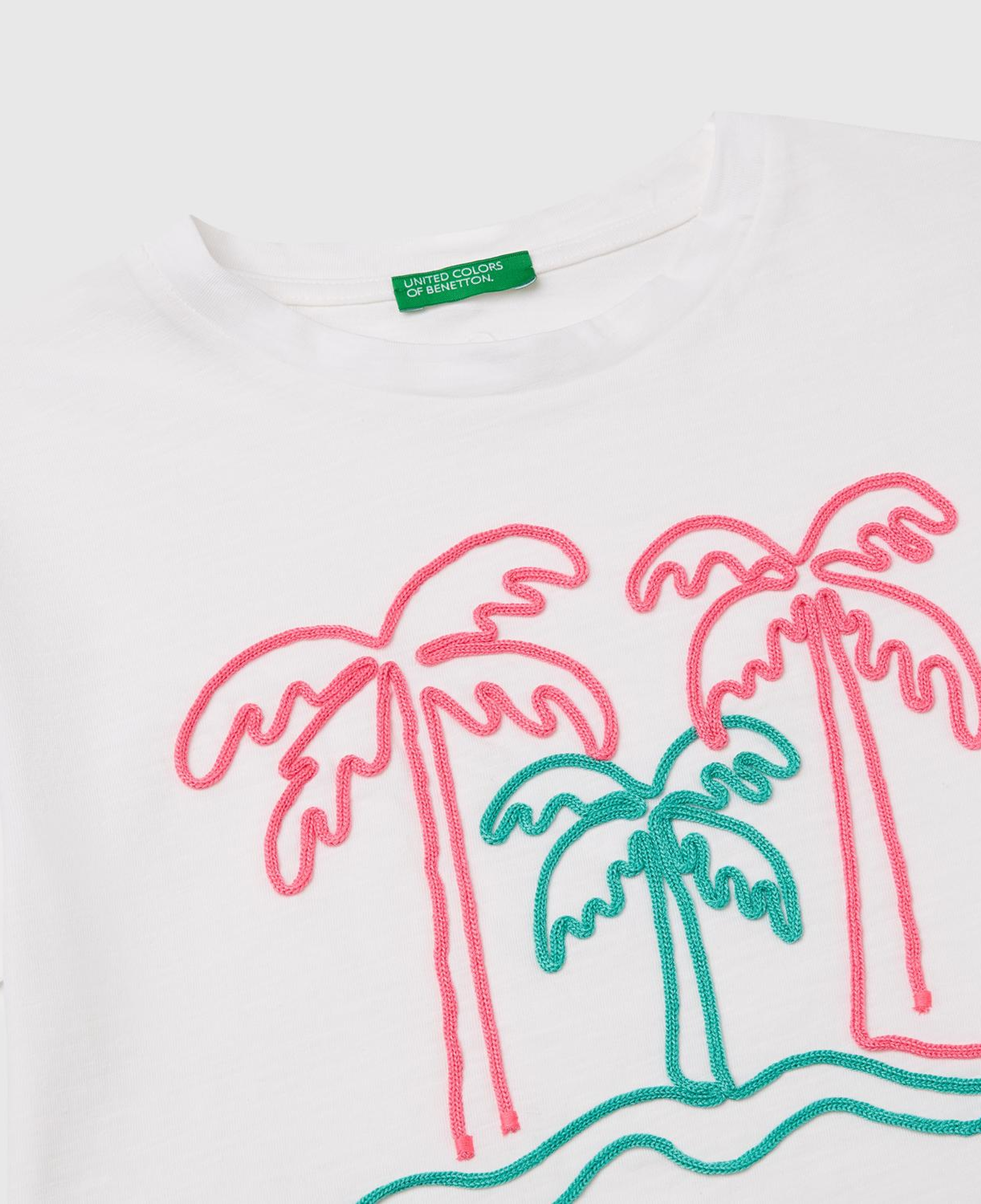 Kız Çocuk Beyaz Nakışlı Bisiklet Yaka Crop T-Shirt
