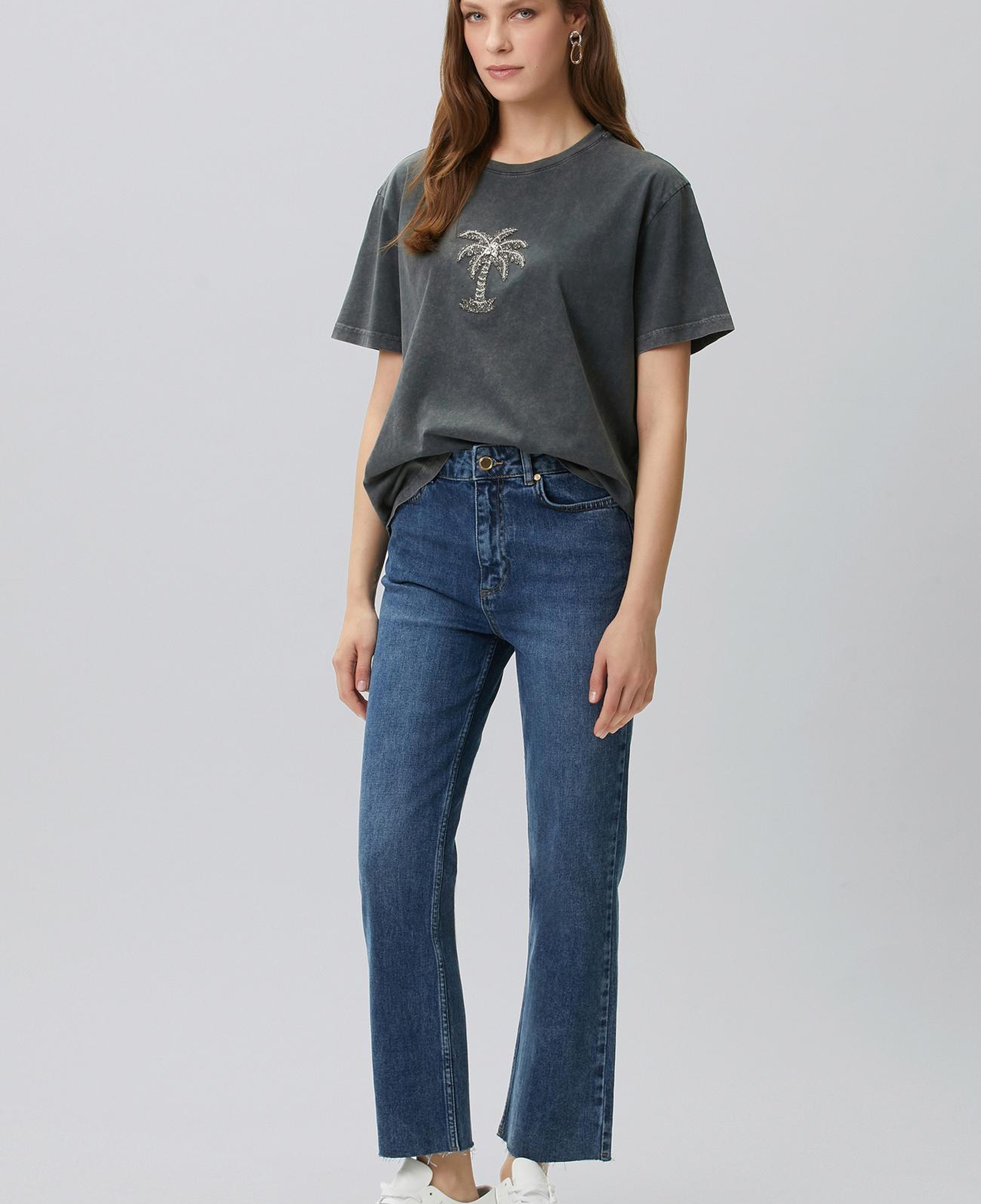Network Kadın Antrasit Taşlı Palmiye Figürlü Parça Boya T-shirt