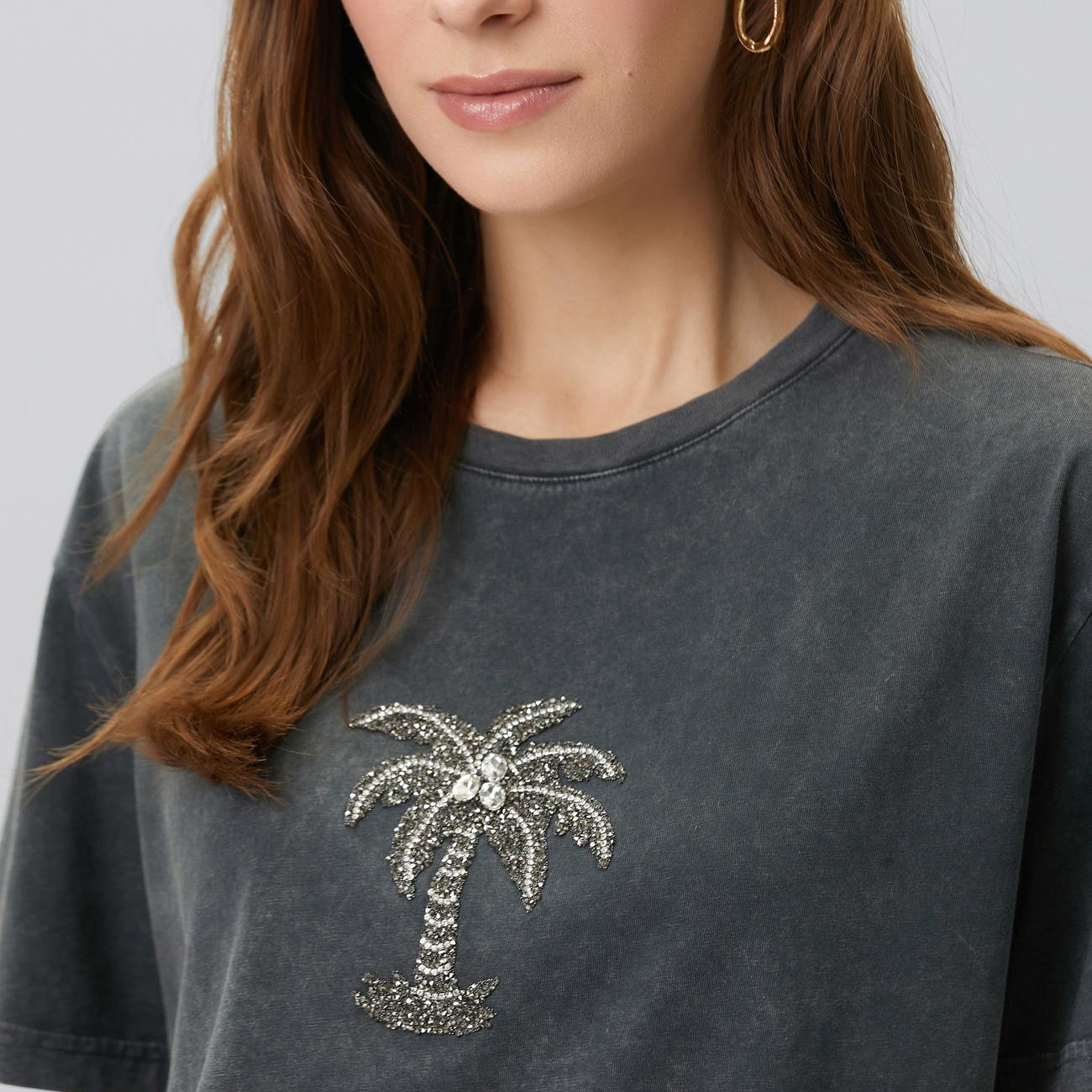 Network Kadın Antrasit Taşlı Palmiye Figürlü Parça Boya T-shirt