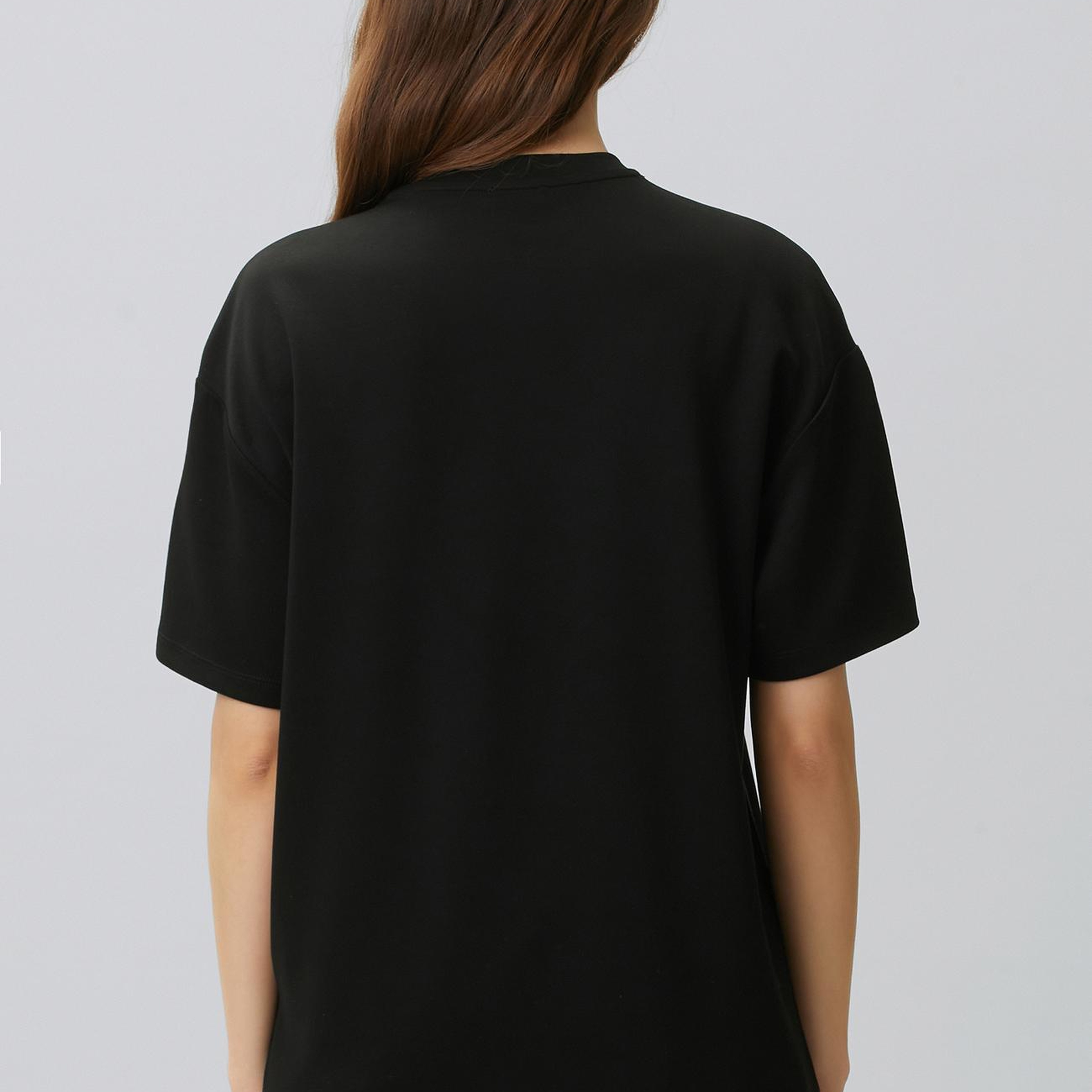 Network Kadın Siyah Yaka Zincir Detaylı T-shirt